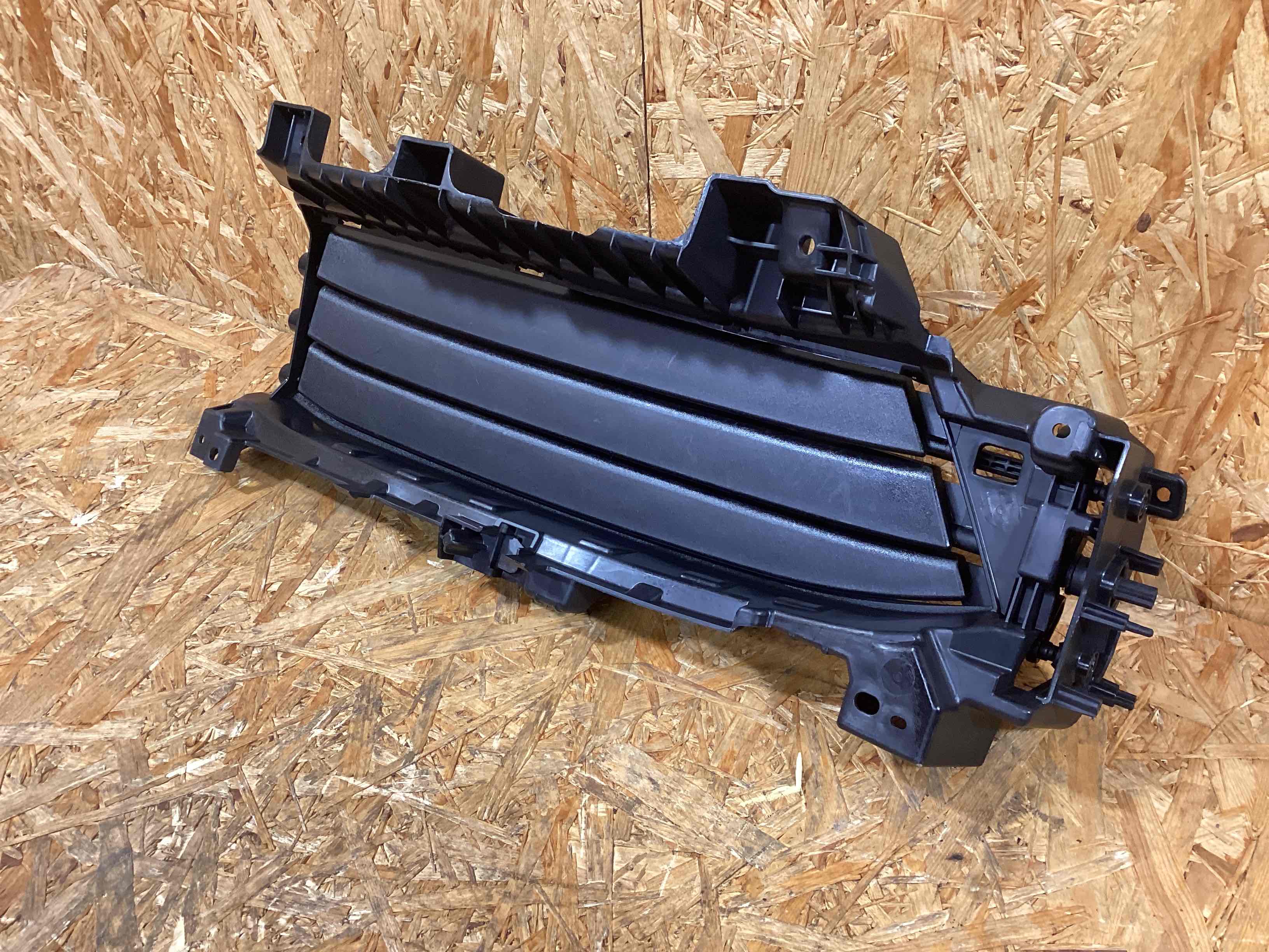 Жалюзи радиатора Porsche Macan 221225-114