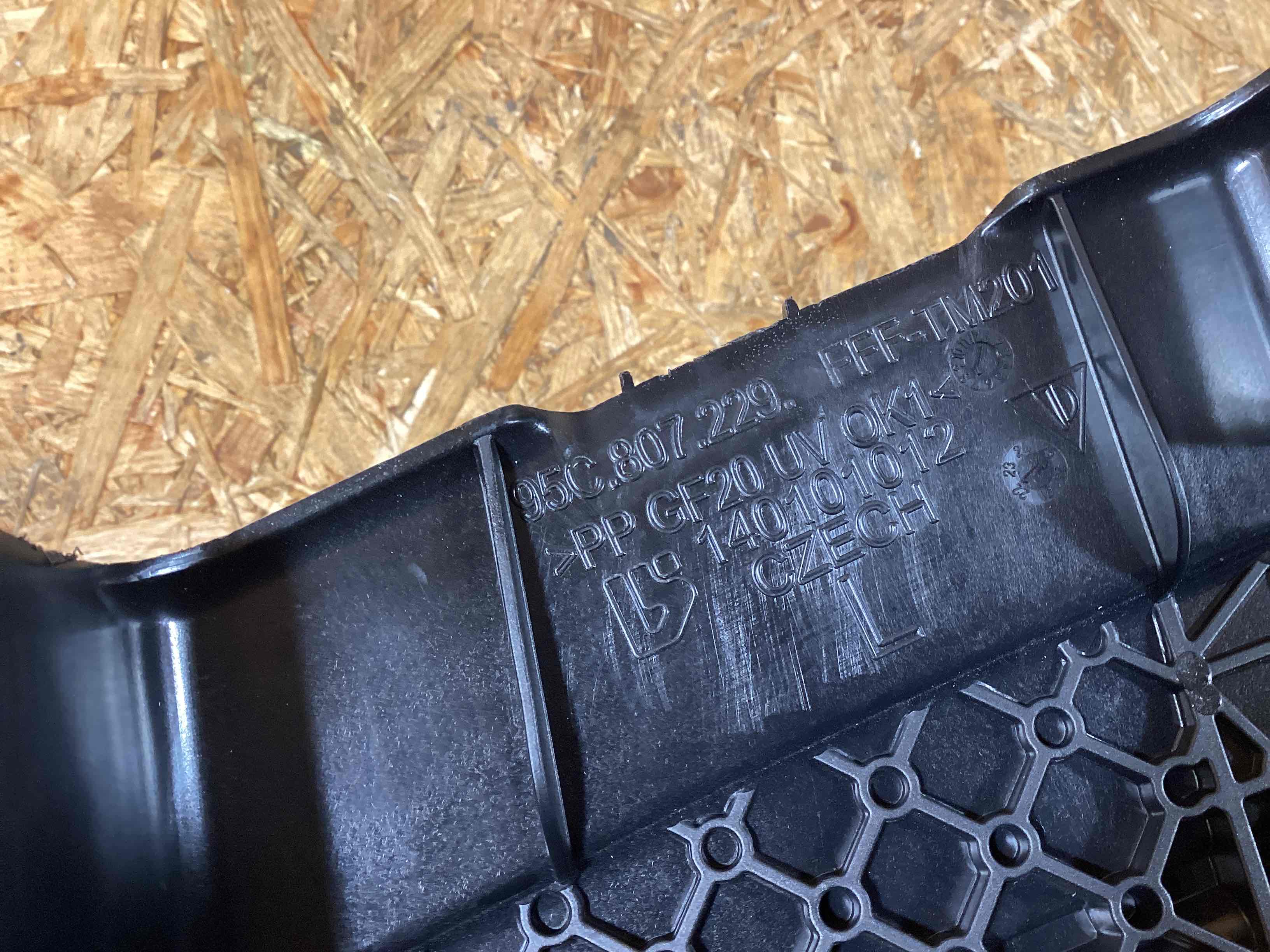 Жалюзи радиатора Porsche Macan 221225-115