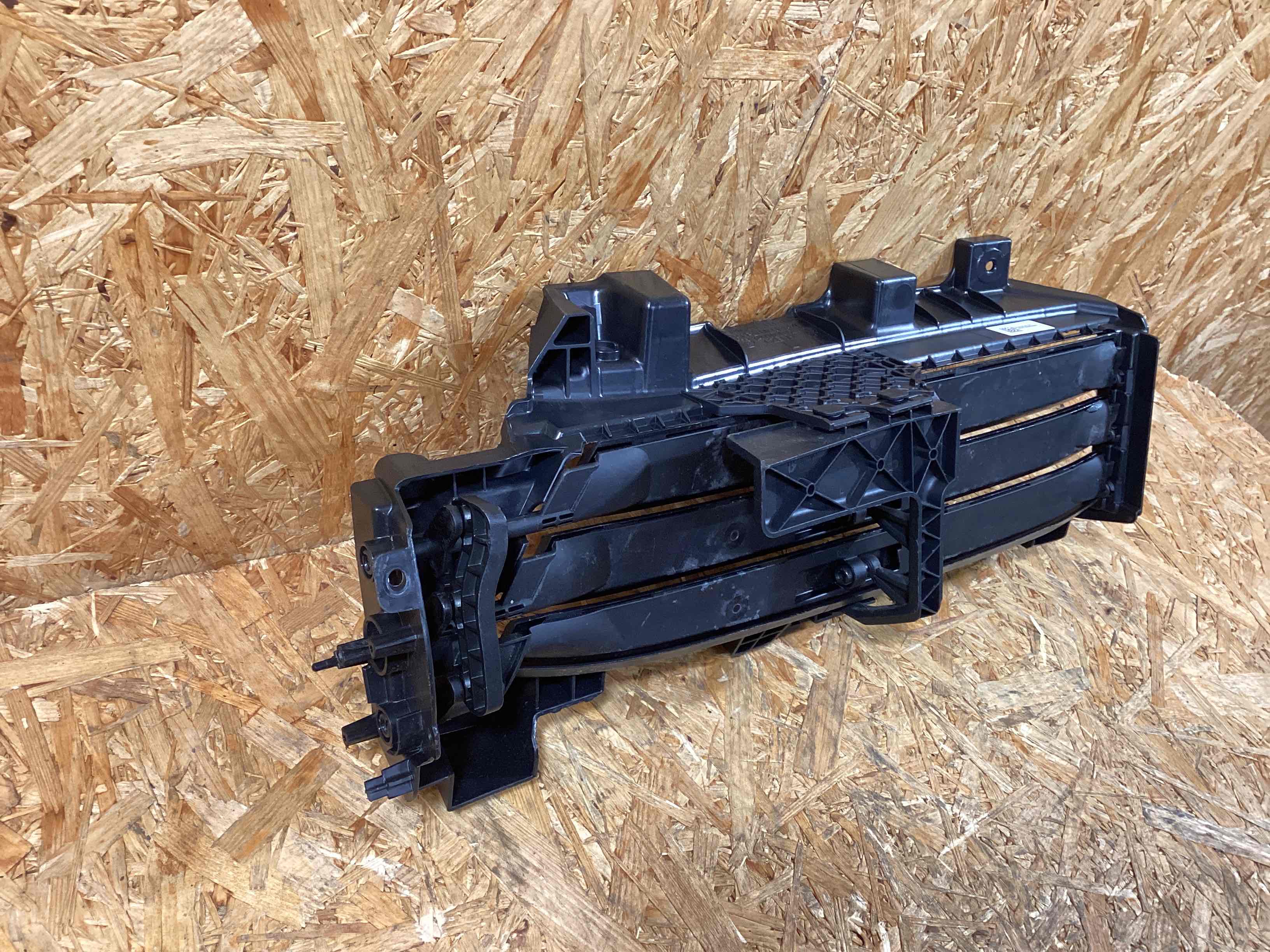 Жалюзи радиатора Porsche Macan 221225-118