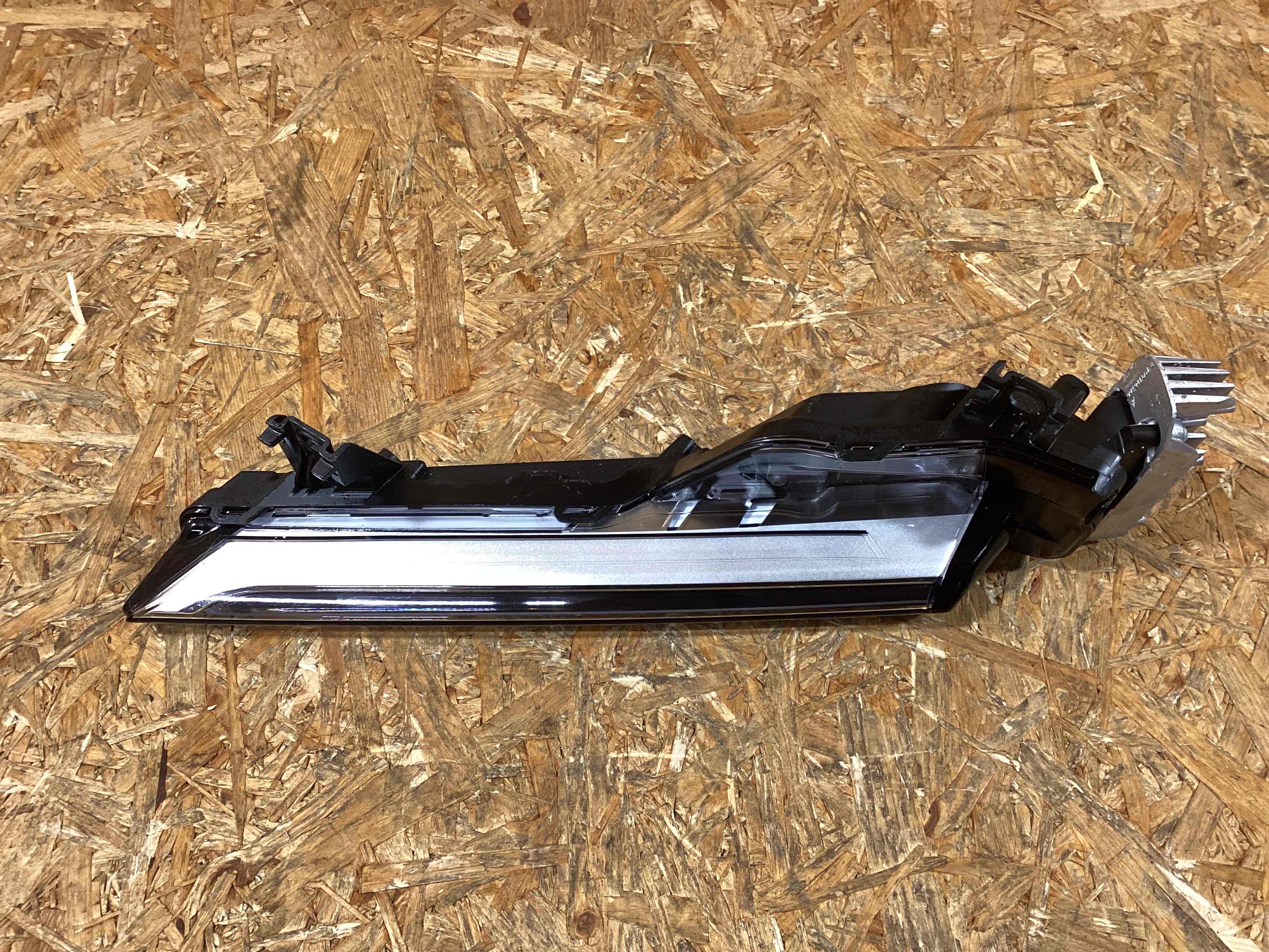 Фара противотуманная Porsche 911 221225-119