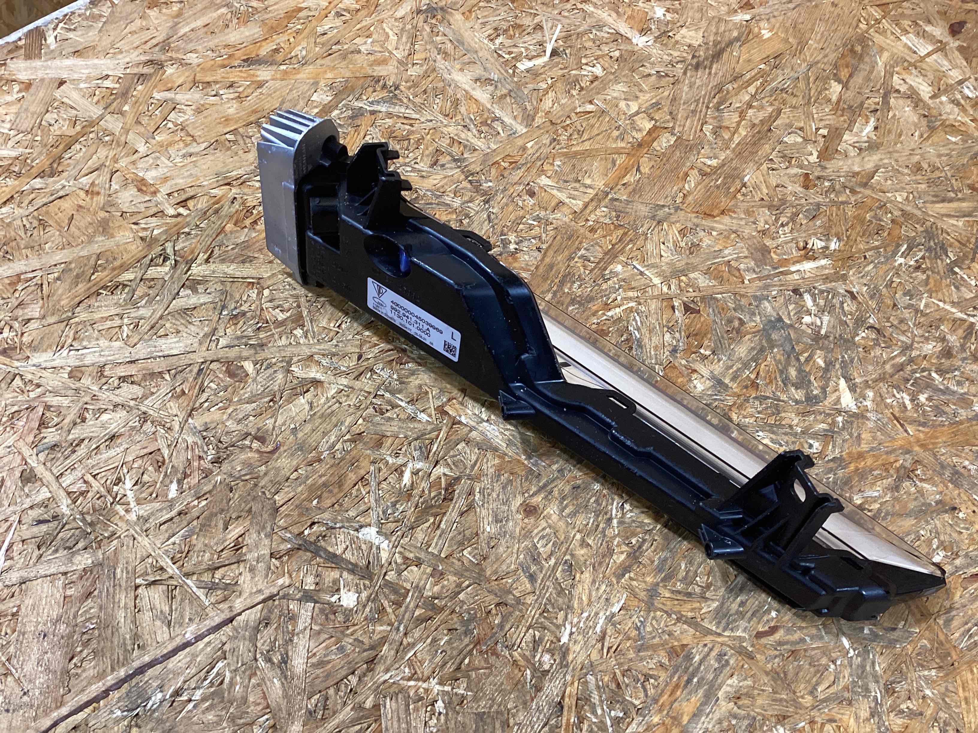 Фара противотуманная Porsche 911 221225-119