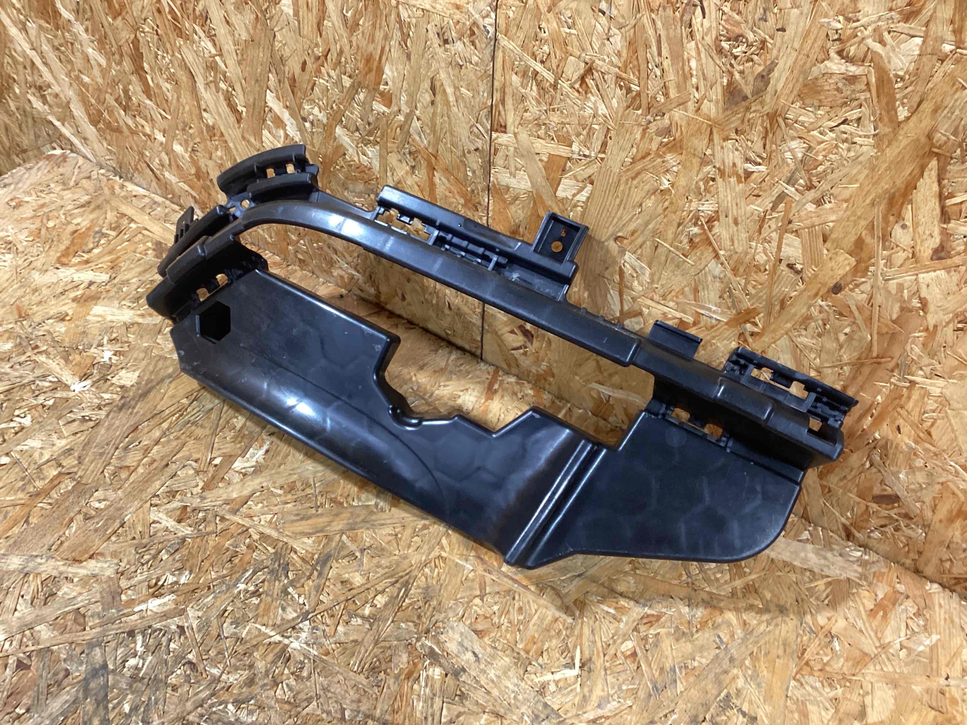 Крепление бампера Porsche Macan 221225-124