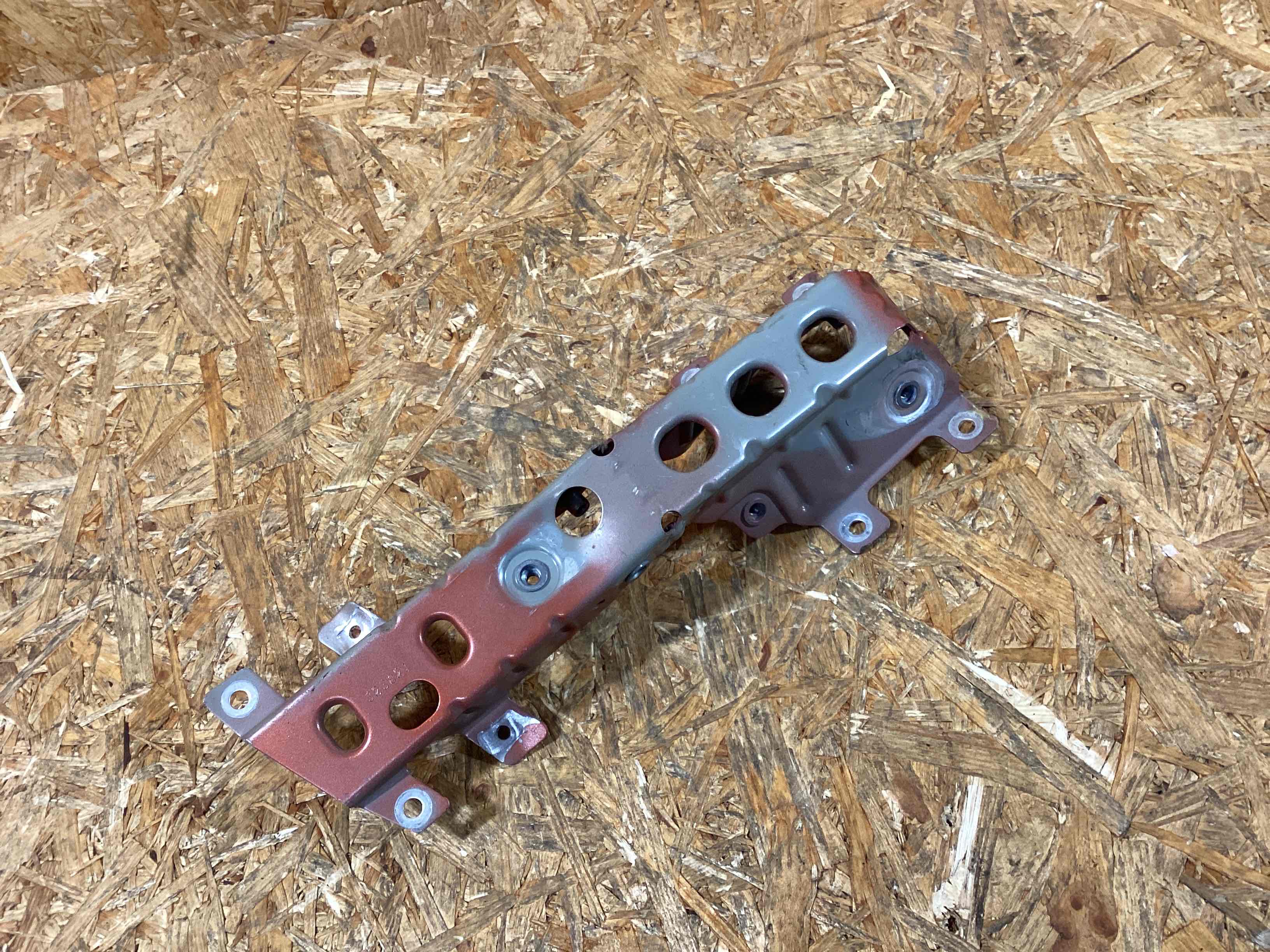 Крепление крыла Porsche Panamera 221225-125