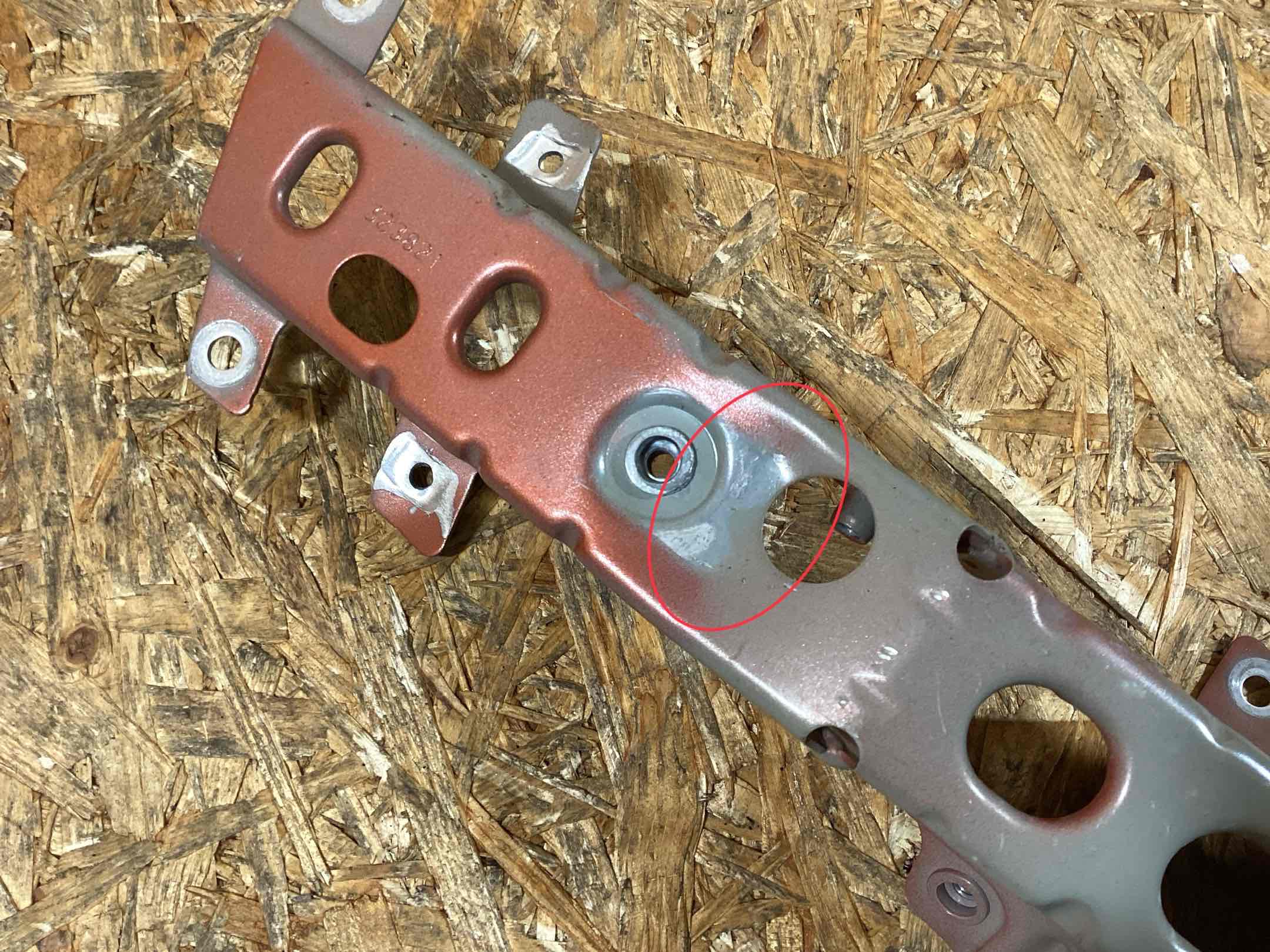 Крепление крыла Porsche Panamera 221225-125