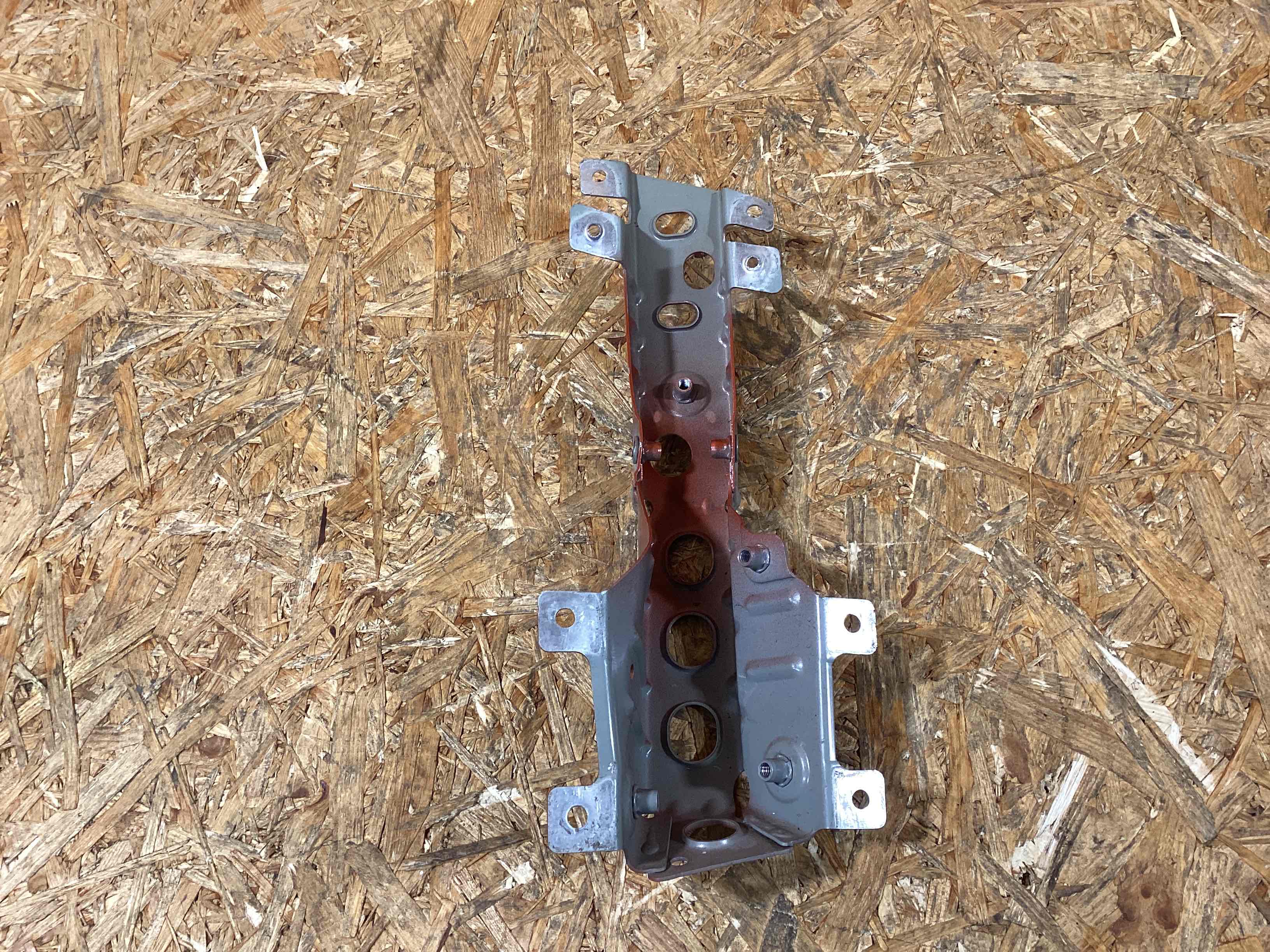 Крепление крыла Porsche Panamera 221225-125