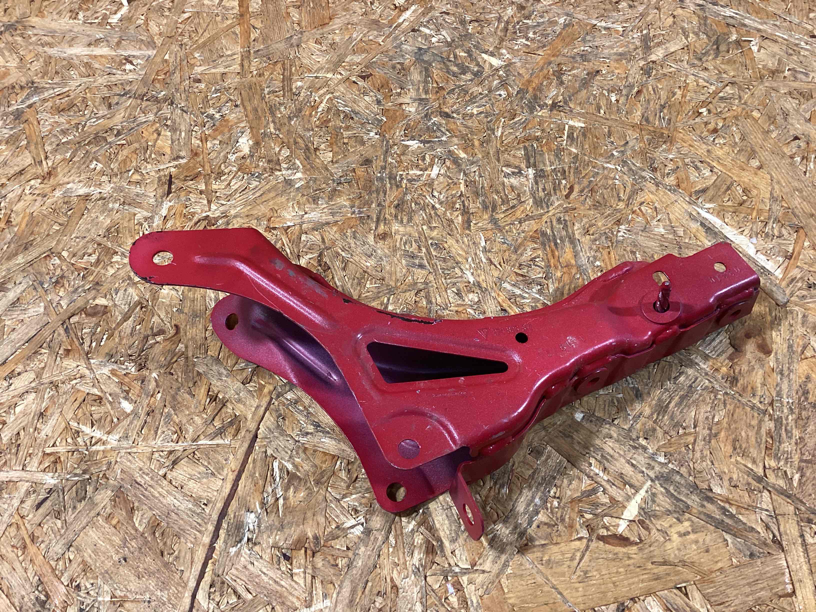 Крепление крыла Porsche Panamera 221225-127