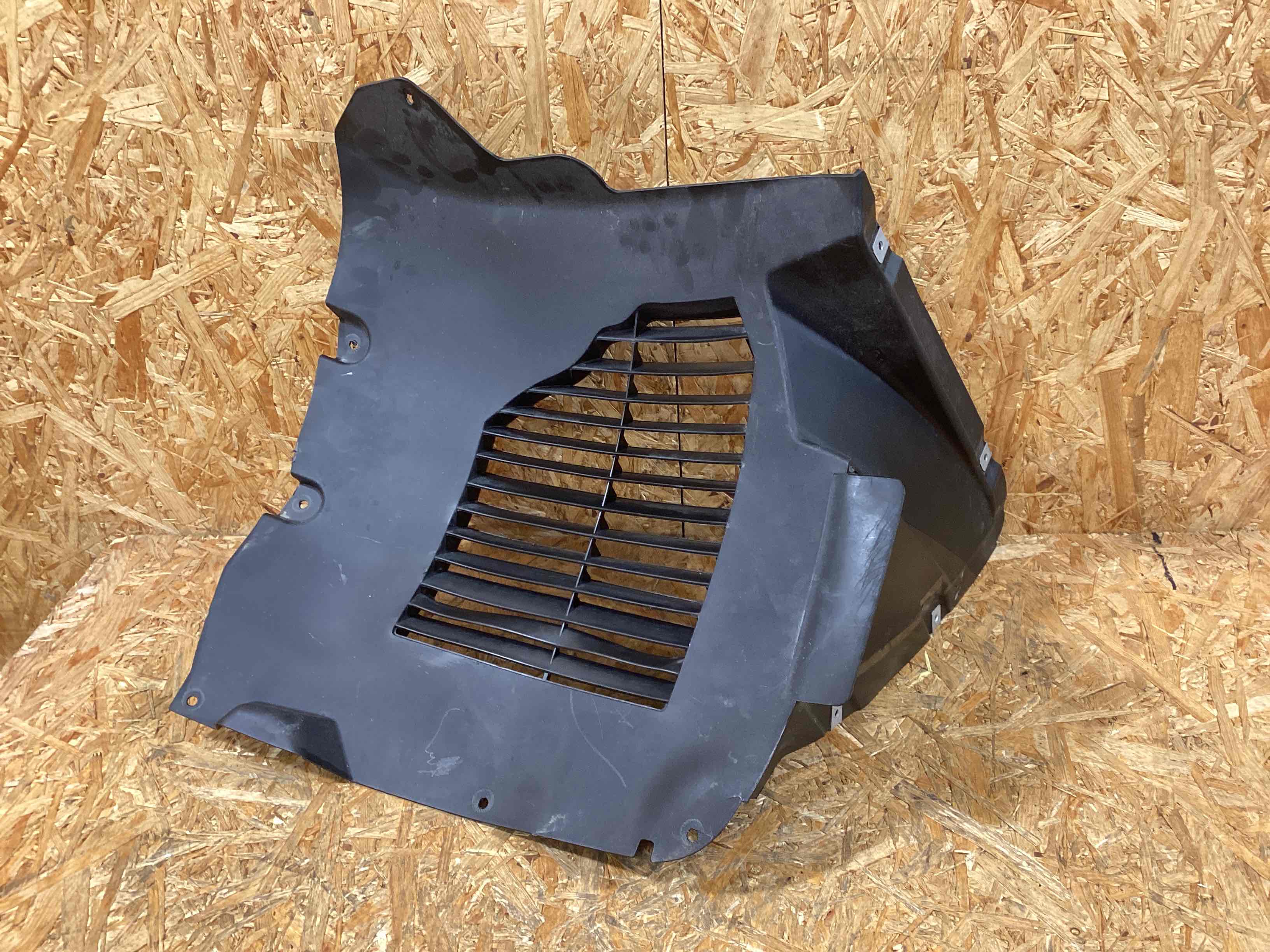 Защита арок передняя левая (подкрылок) Porsche Panamera 221225-128