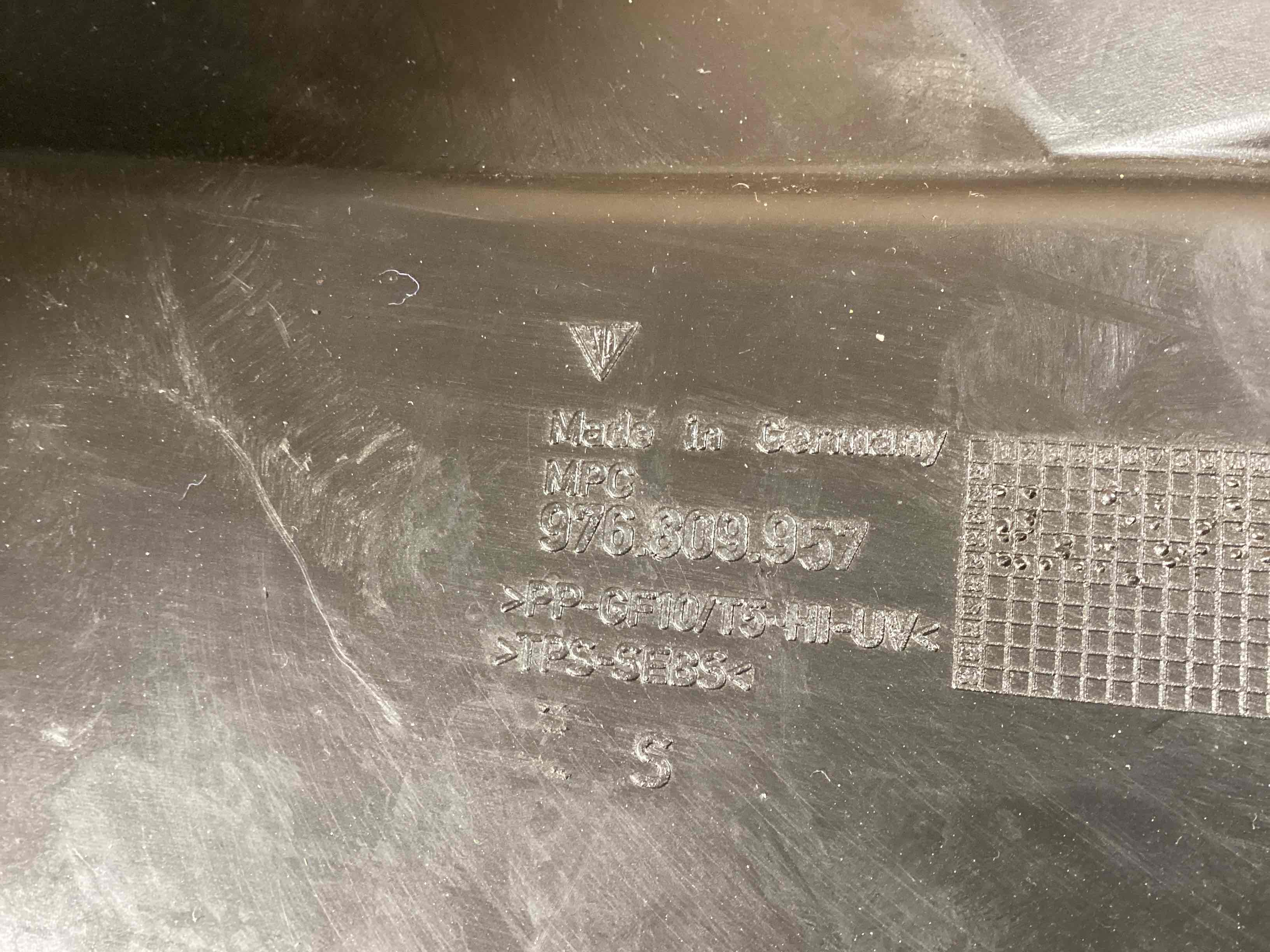 Защита арок передняя левая (подкрылок) Porsche Panamera 221225-128