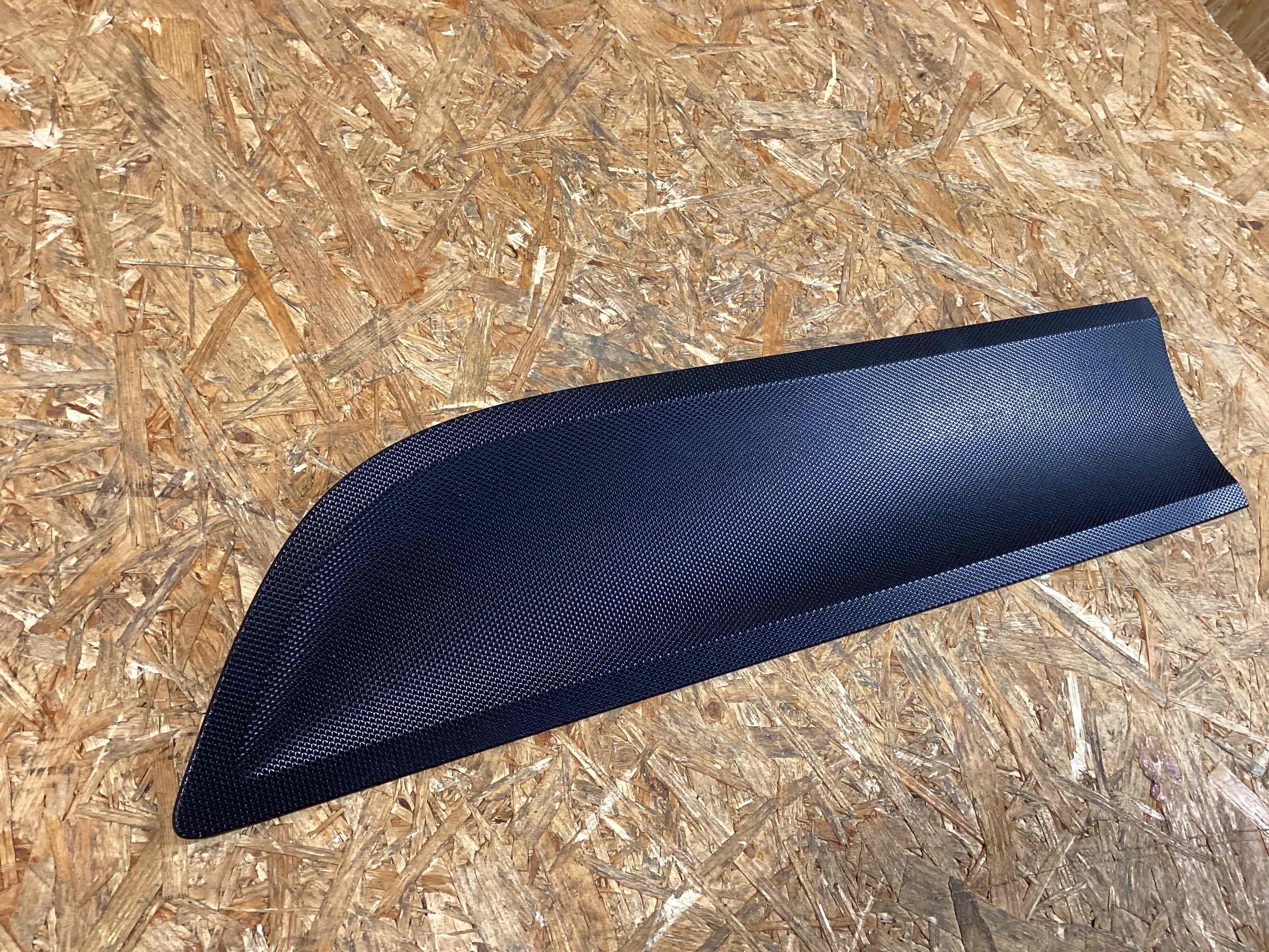 Молдинг двери задней левой Porsche Macan 221225-130