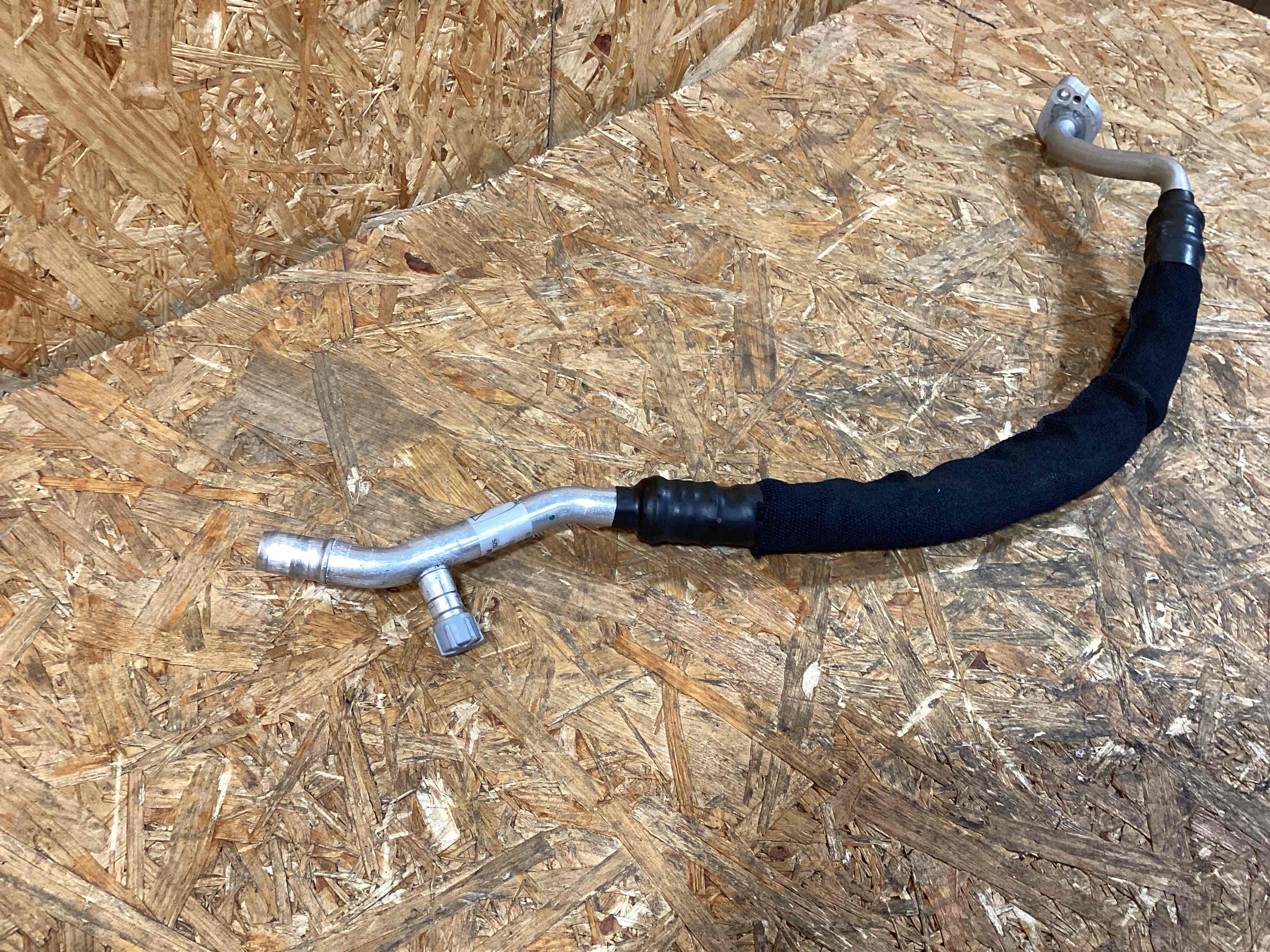 Патрубок Porsche Macan 230226-102