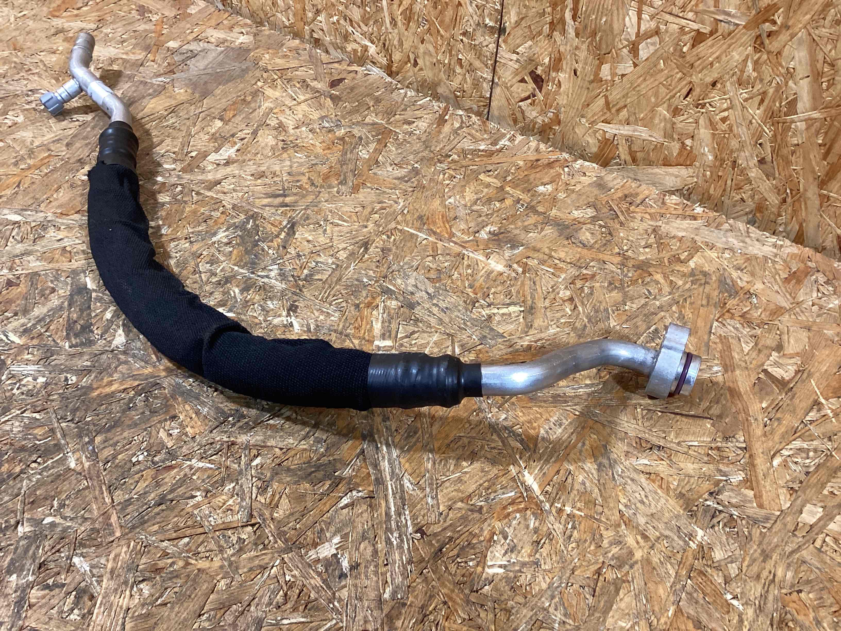 Патрубок Porsche Macan 230226-102