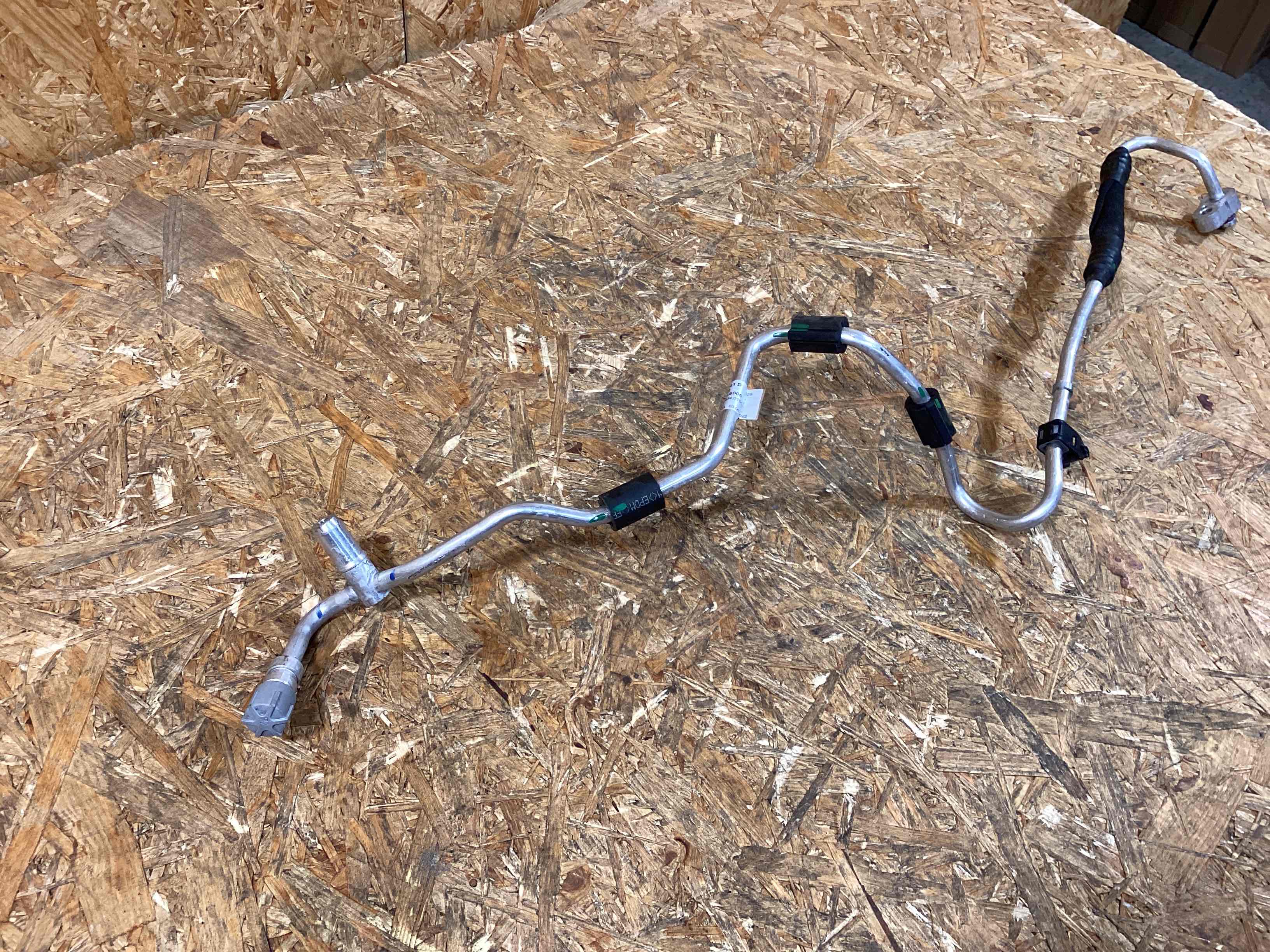 Патрубок Porsche Macan 230226-103