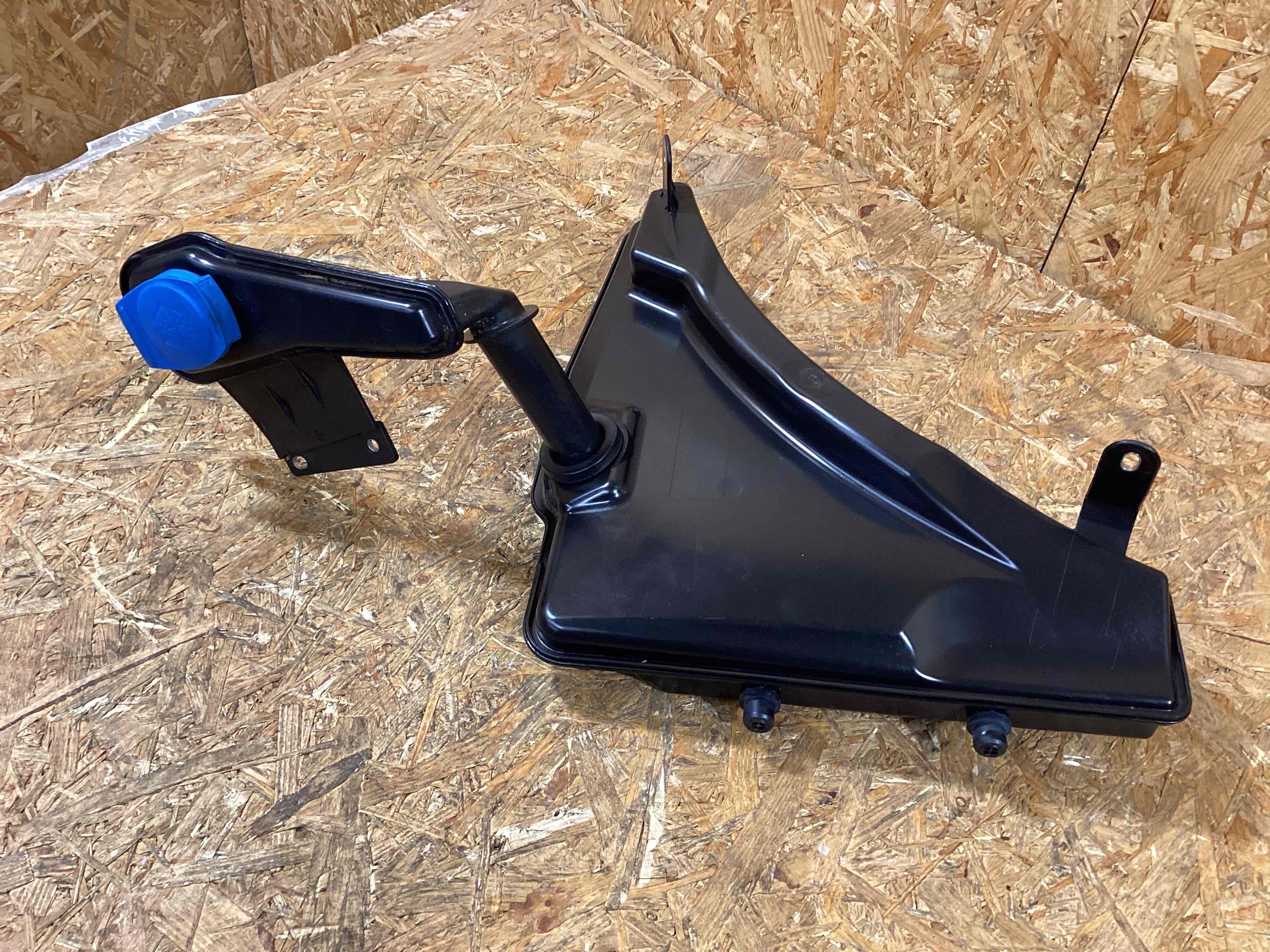 Бачок омывателя Porsche Macan 230226-106