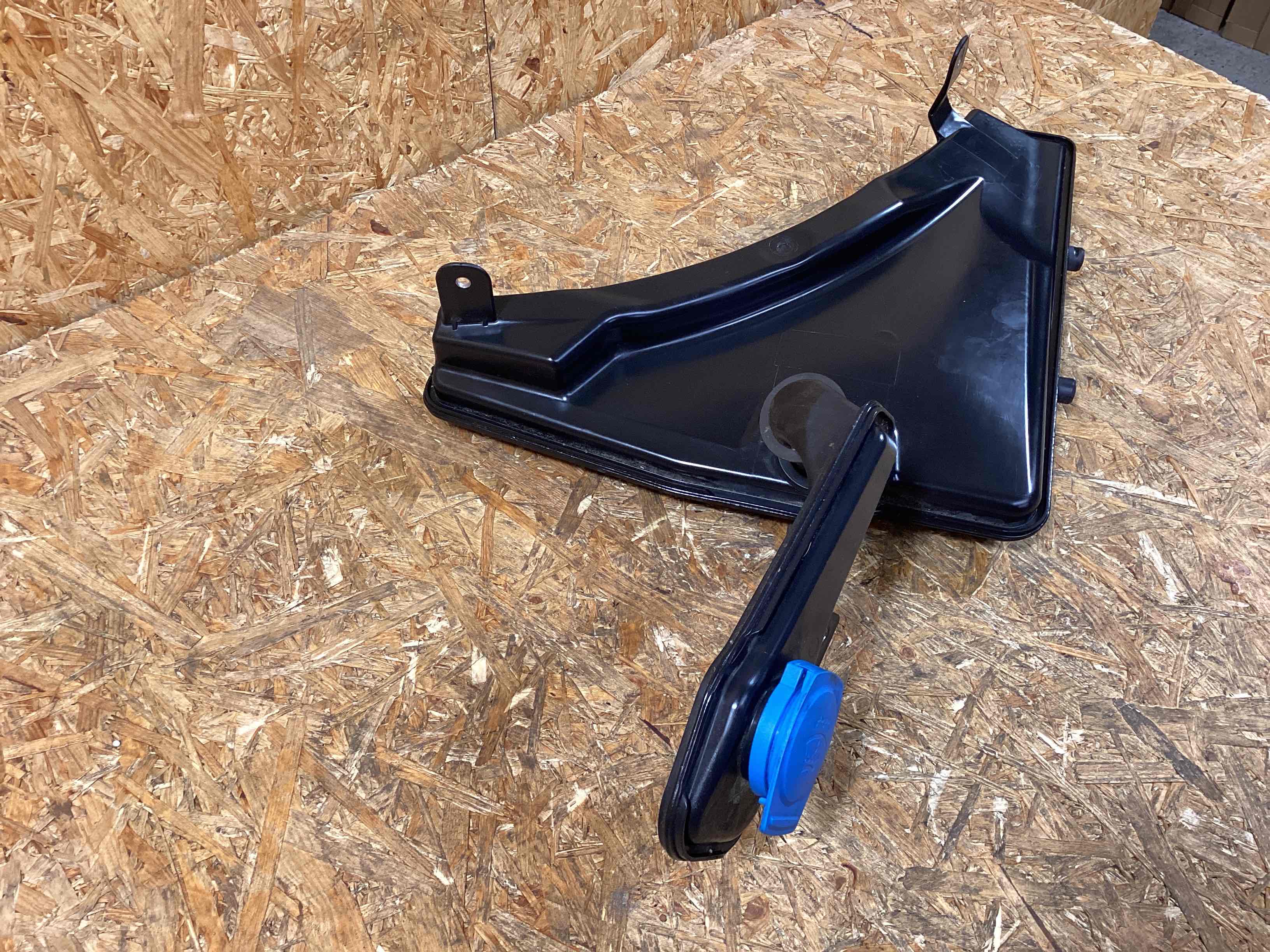 Бачок омывателя Porsche Macan 230226-106