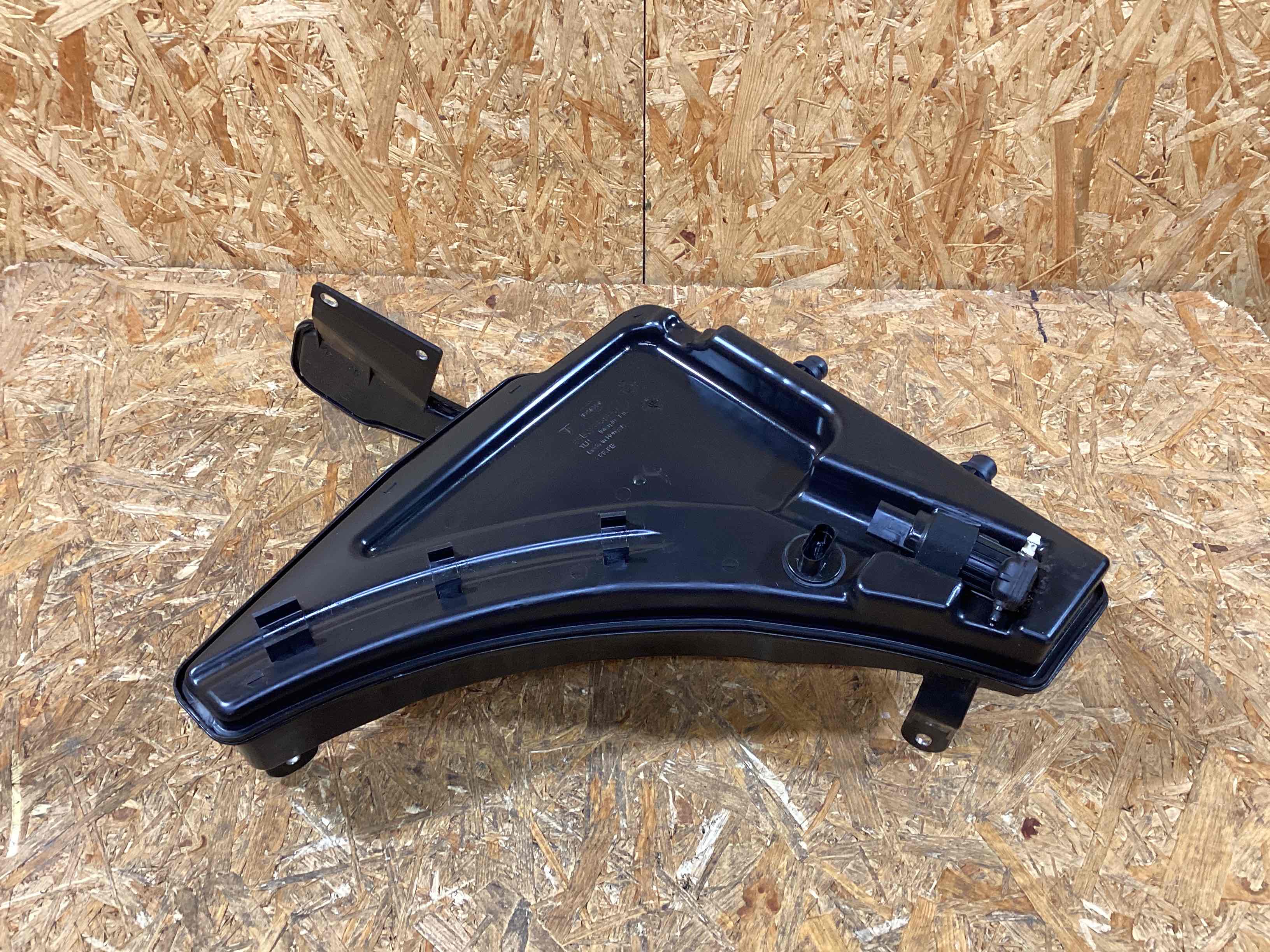 Бачок омывателя Porsche Macan 230226-106