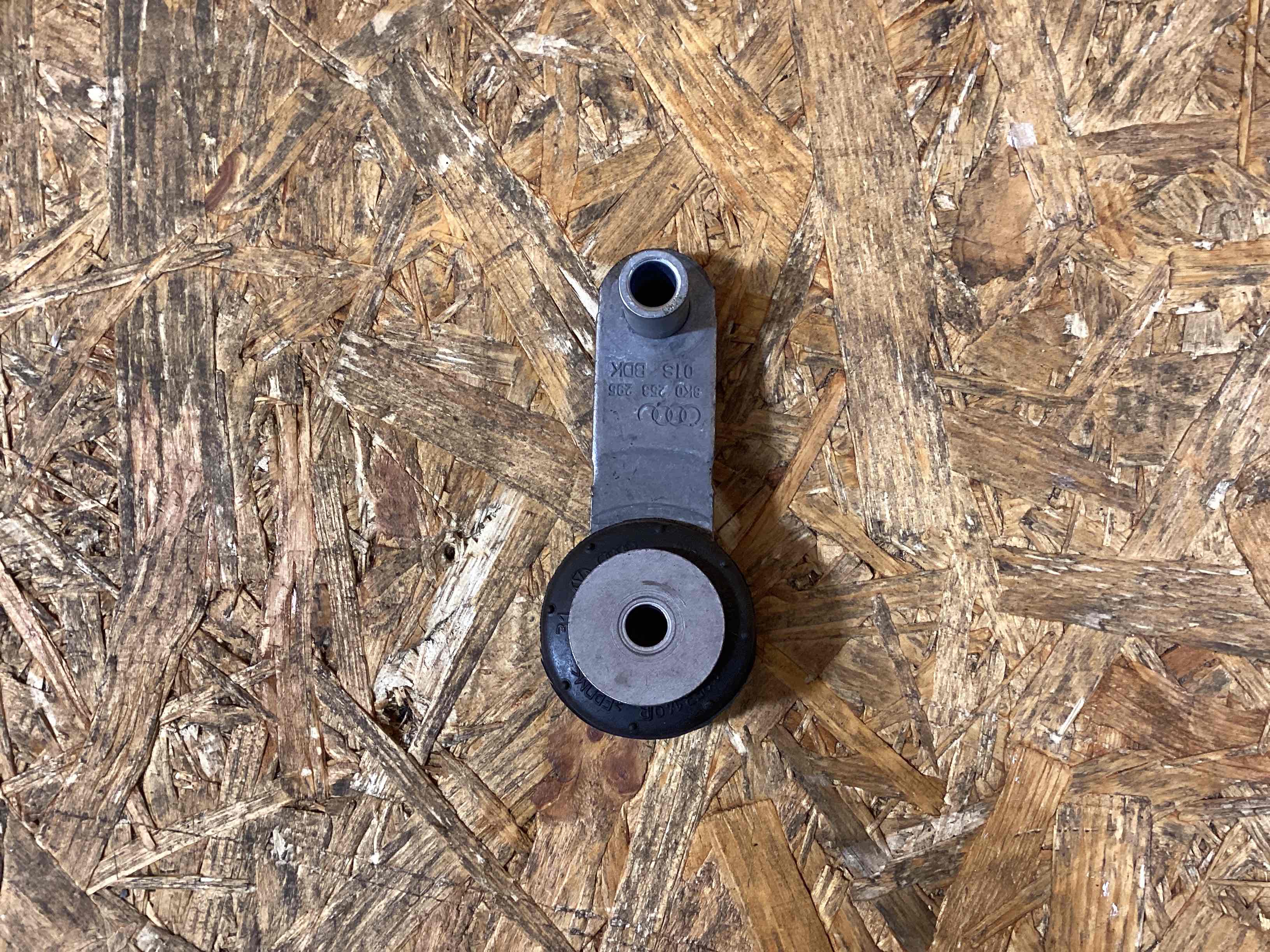 Крепление, кронштейн Porsche Macan 230226-109