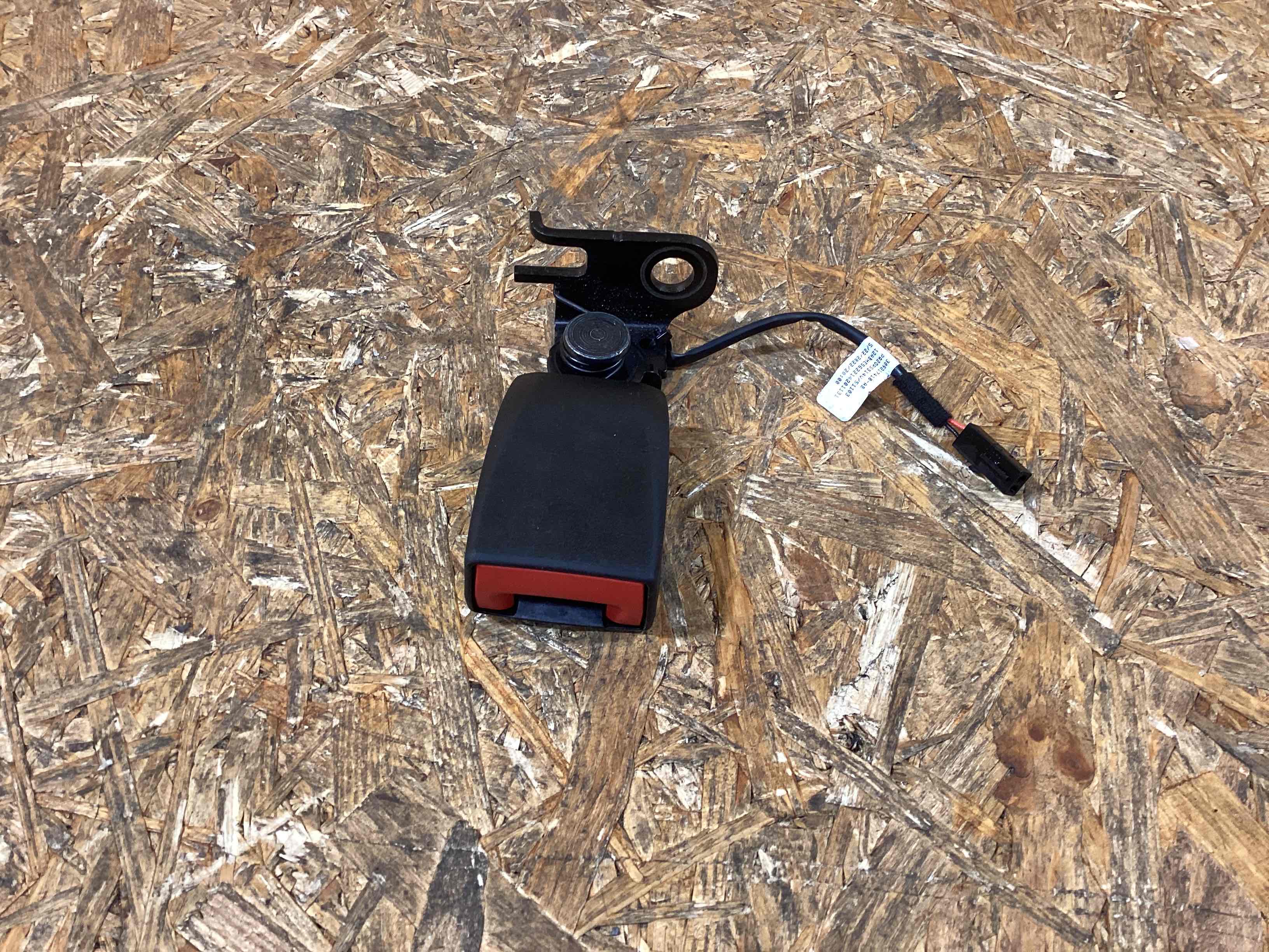 Ремень безопасности Porsche Macan 230226-111