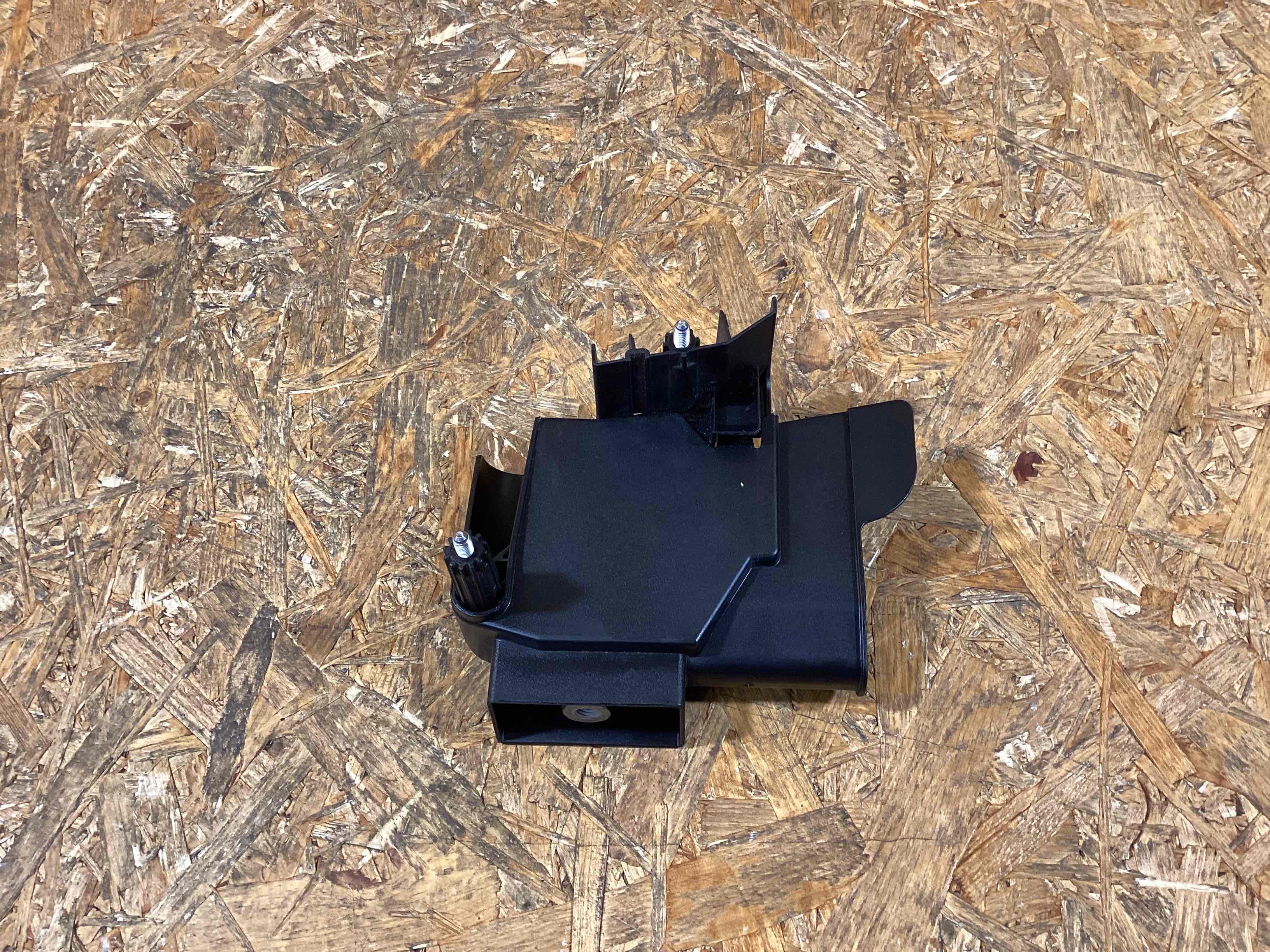 Аккумуляторная батарея, конвертор, проводка, крепление и др. Porsche Macan 230226-114