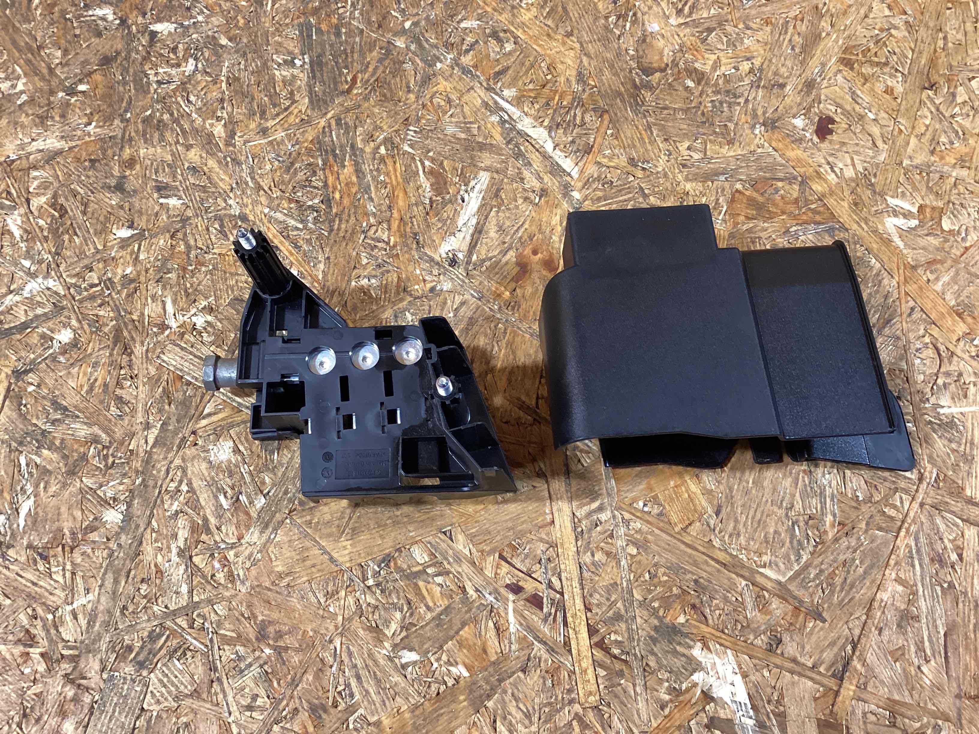 Аккумуляторная батарея, конвертор, проводка, крепление и др. Porsche Macan 230226-114