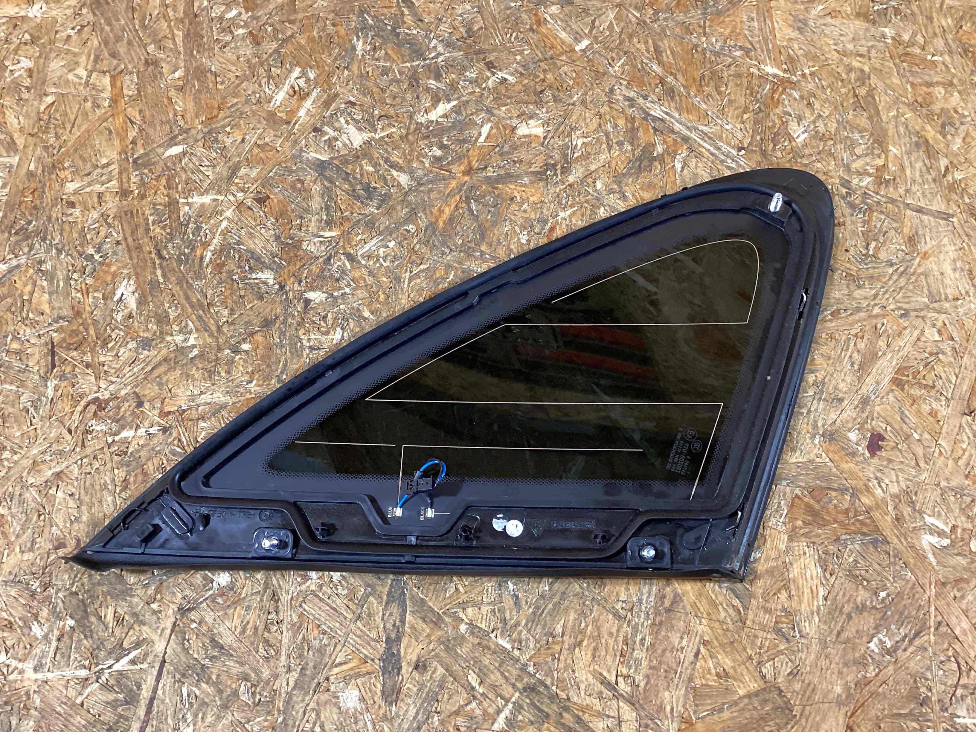 Стекло кузовное боковое правое Porsche Macan 230226-115