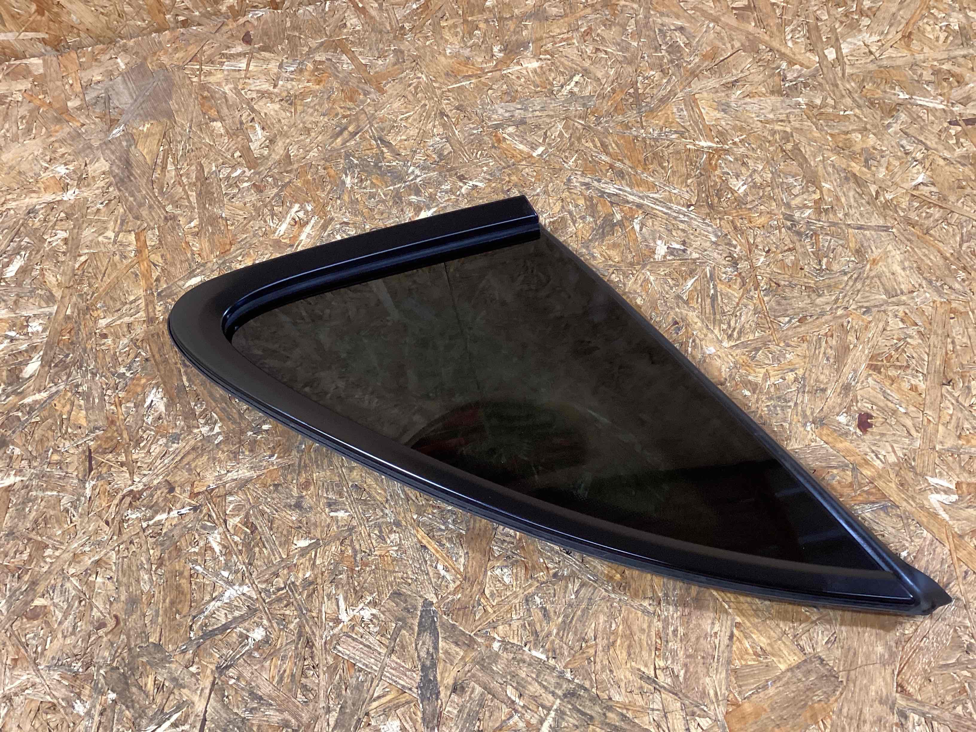 Стекло кузовное боковое левое Porsche Macan 230226-116