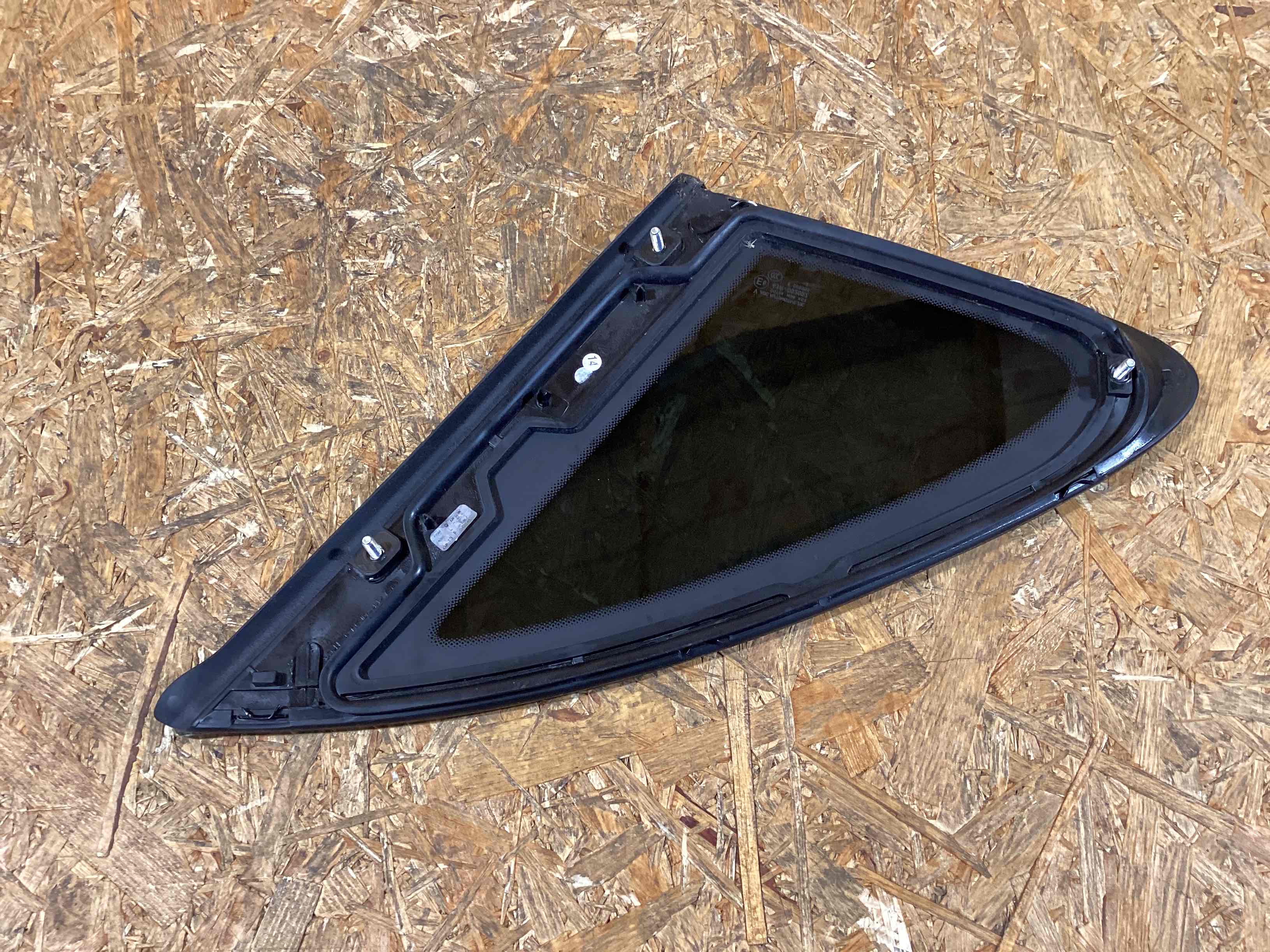 Стекло кузовное боковое левое Porsche Macan 230226-116