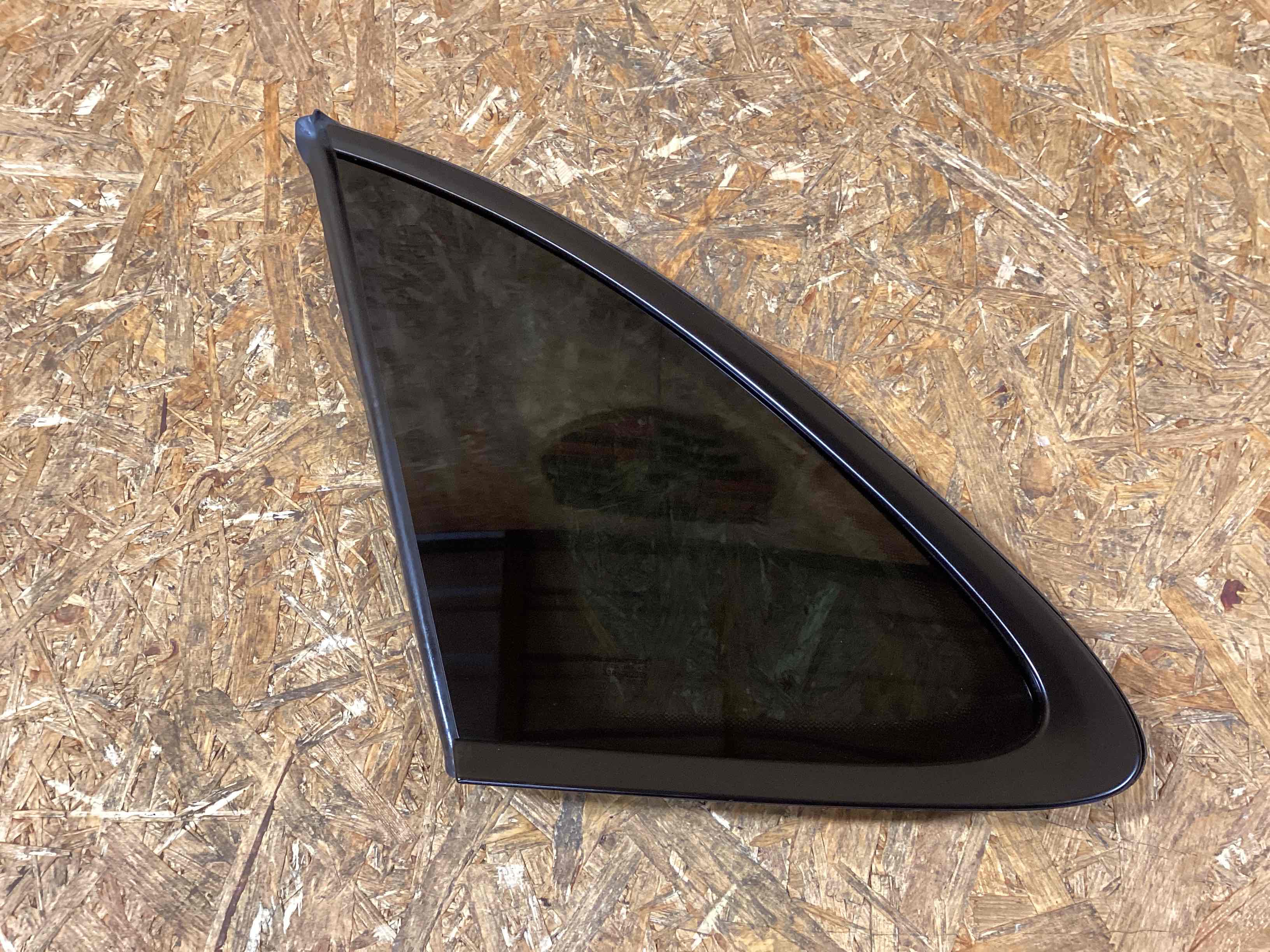 Стекло кузовное боковое левое Porsche Macan 230226-116