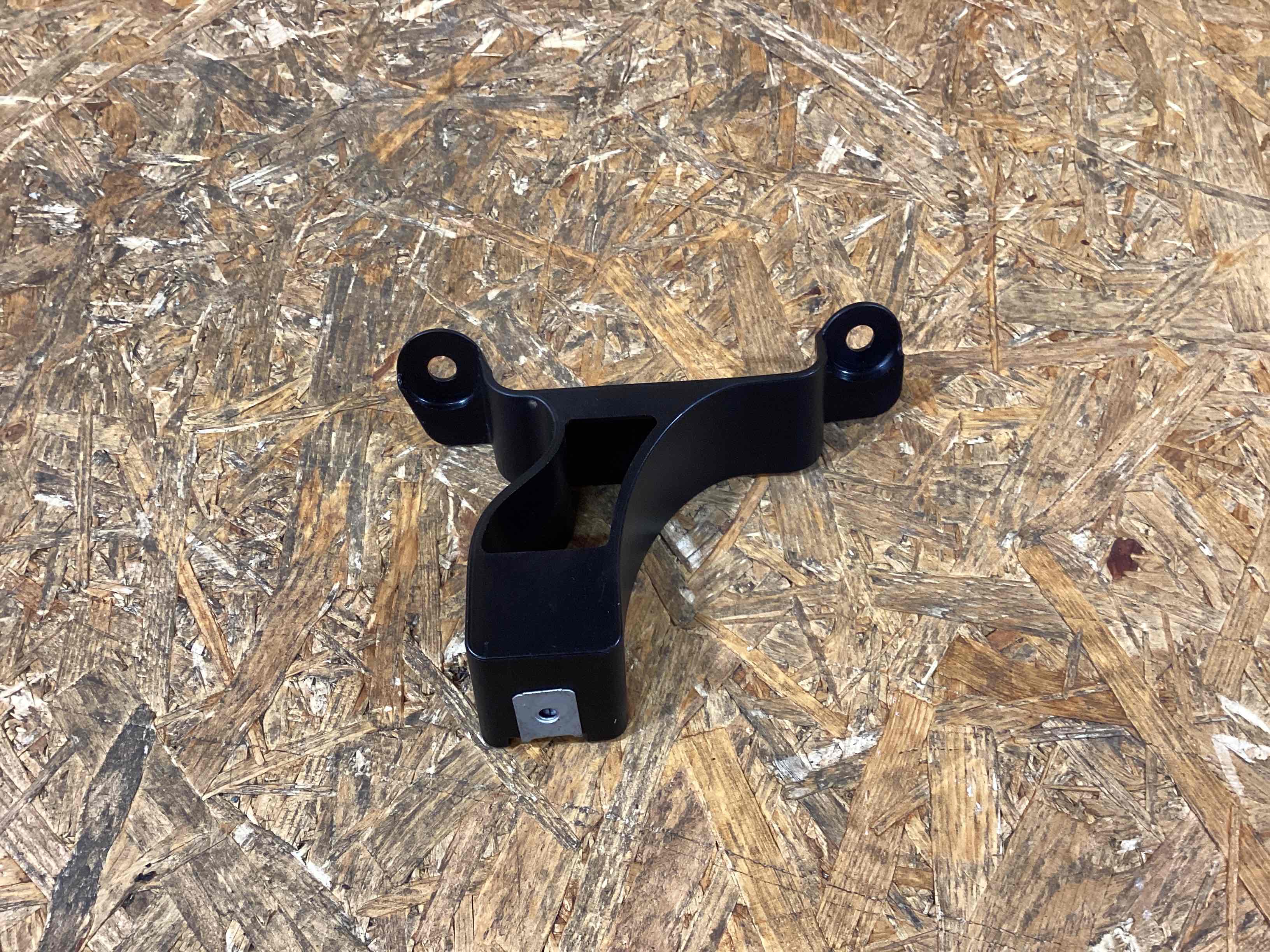 Крепление, кронштейн Porsche Macan 230226-118