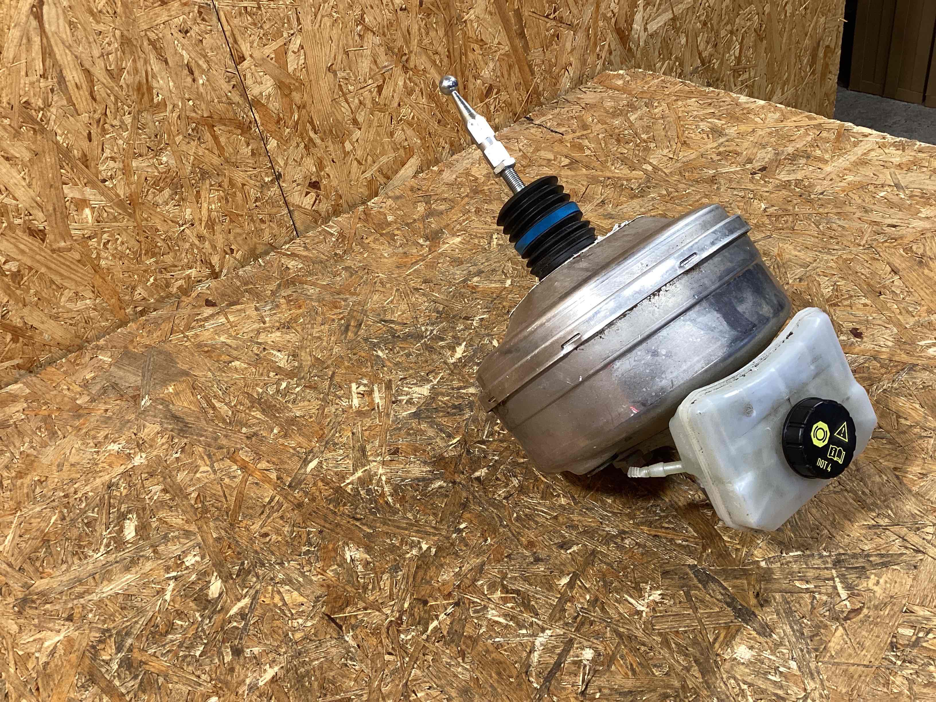 Цилиндр тормозной главный Porsche Macan 230226-119