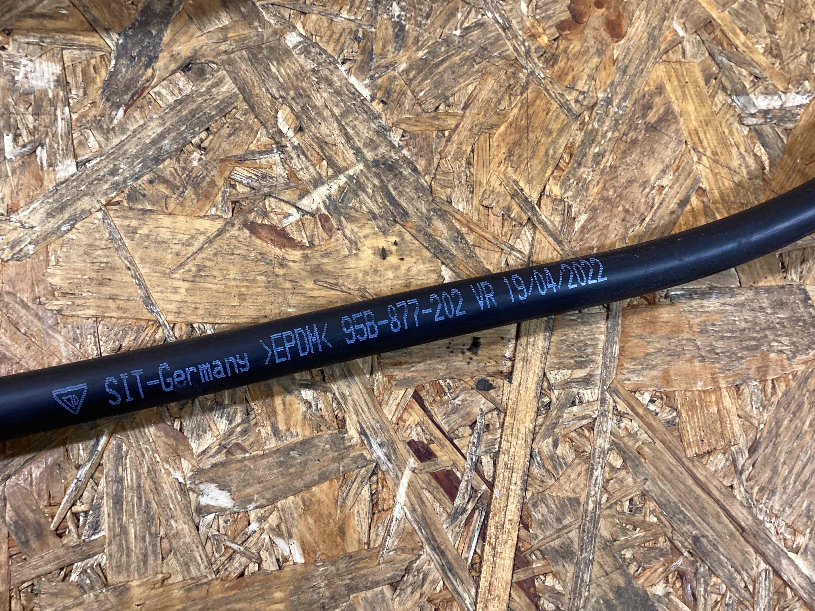 Патрубок Porsche Macan 230226-126