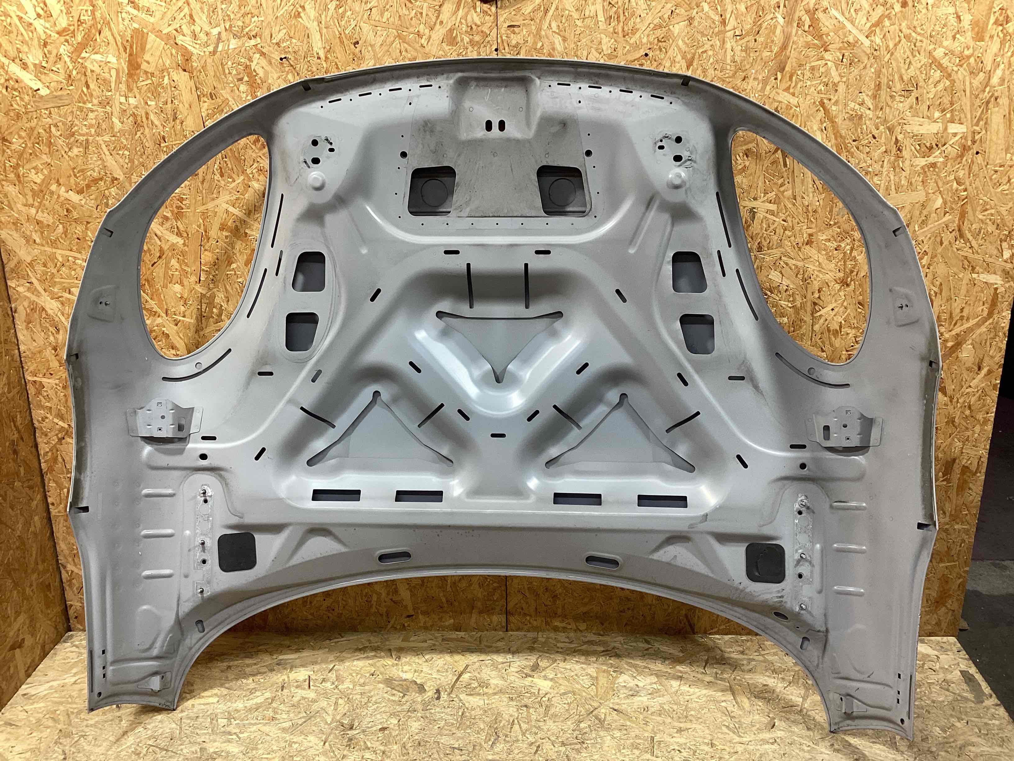 Капот Porsche Macan 230226-131