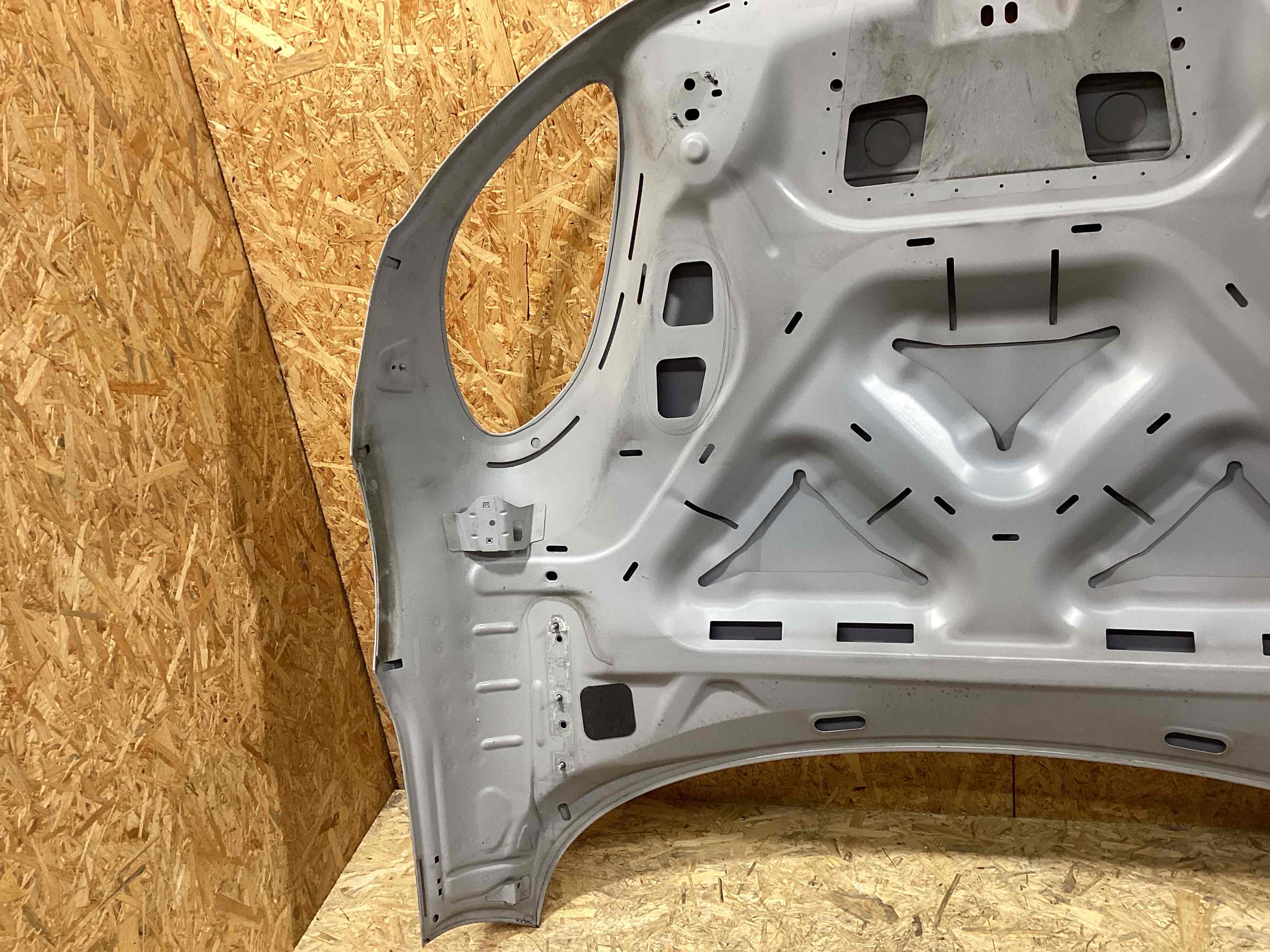 Капот Porsche Macan 230226-131