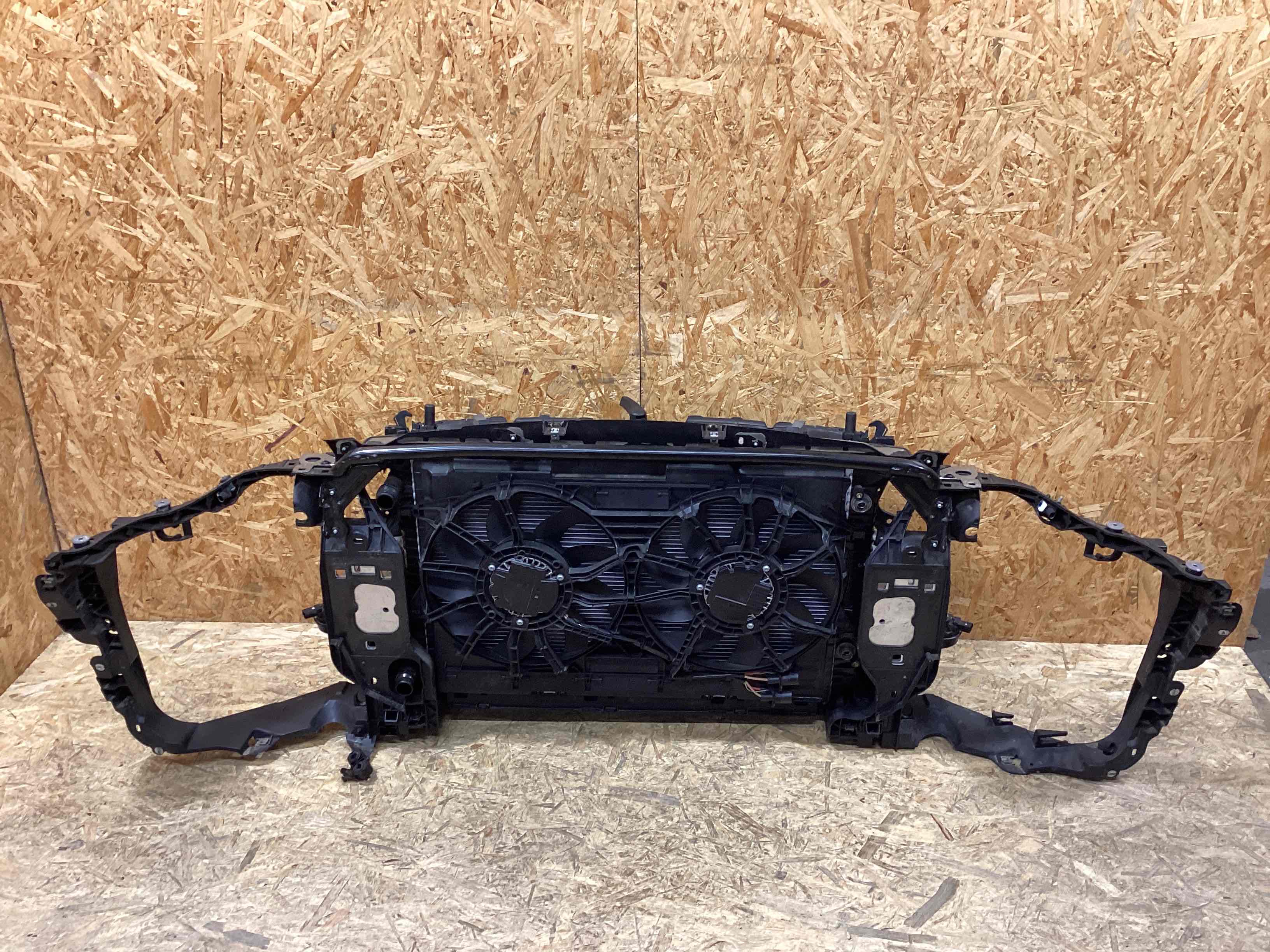 Передняя панель крепления облицовки (телевизор) Porsche Macan 230226-132