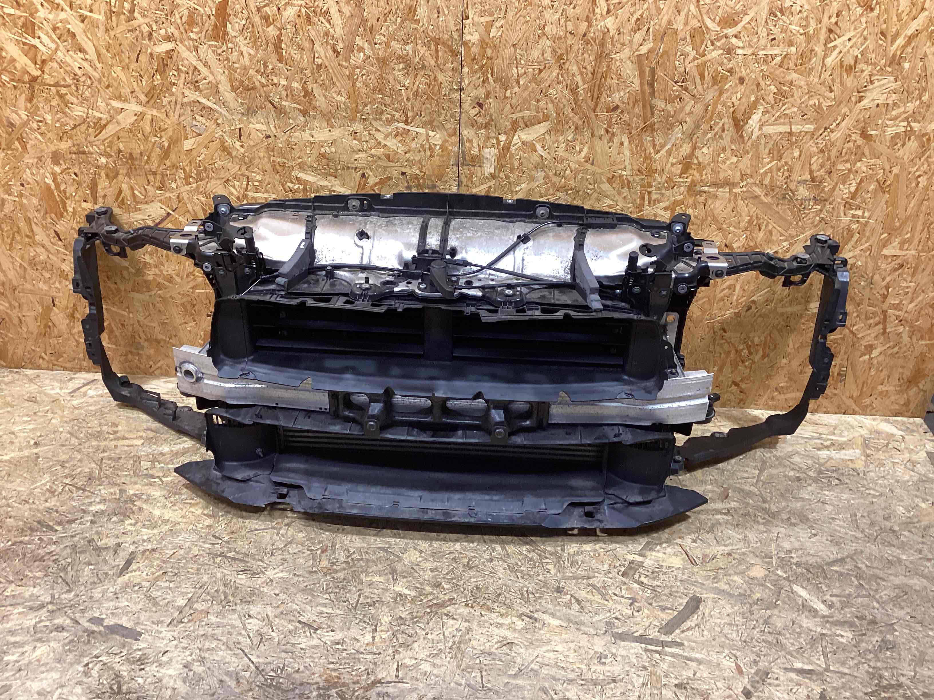 Передняя панель крепления облицовки (телевизор) Porsche Macan 230226-132