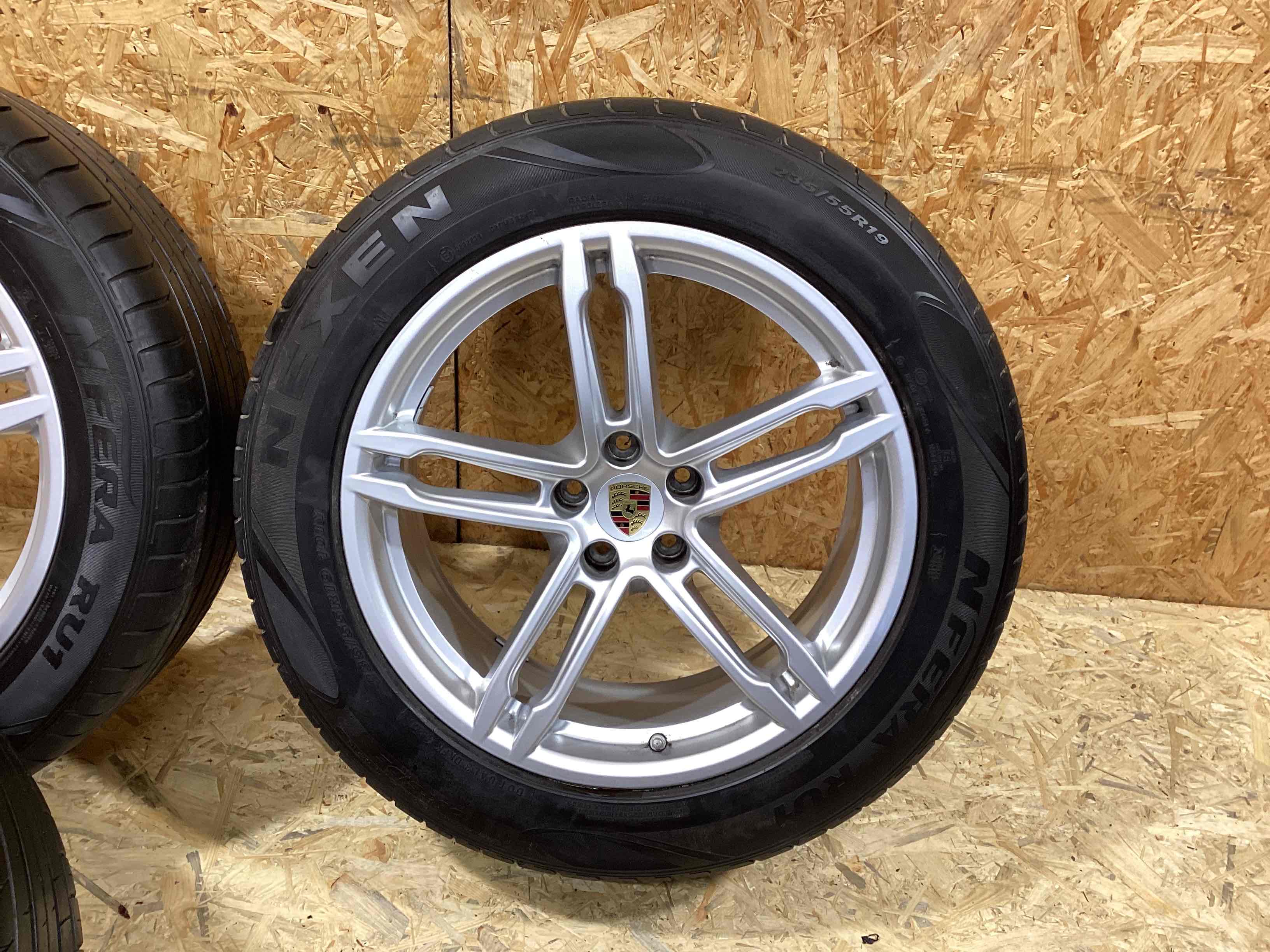 Колесо запасное, держатель, кронштейн, обшивка Porsche Macan 230326-102