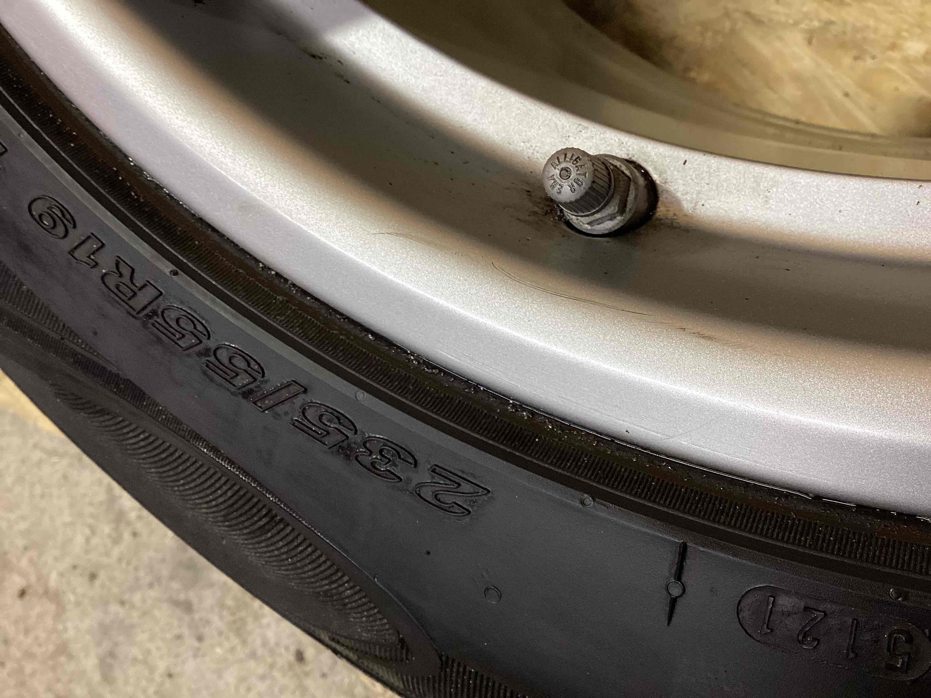 Колесо запасное, держатель, кронштейн, обшивка Porsche Macan 230326-102