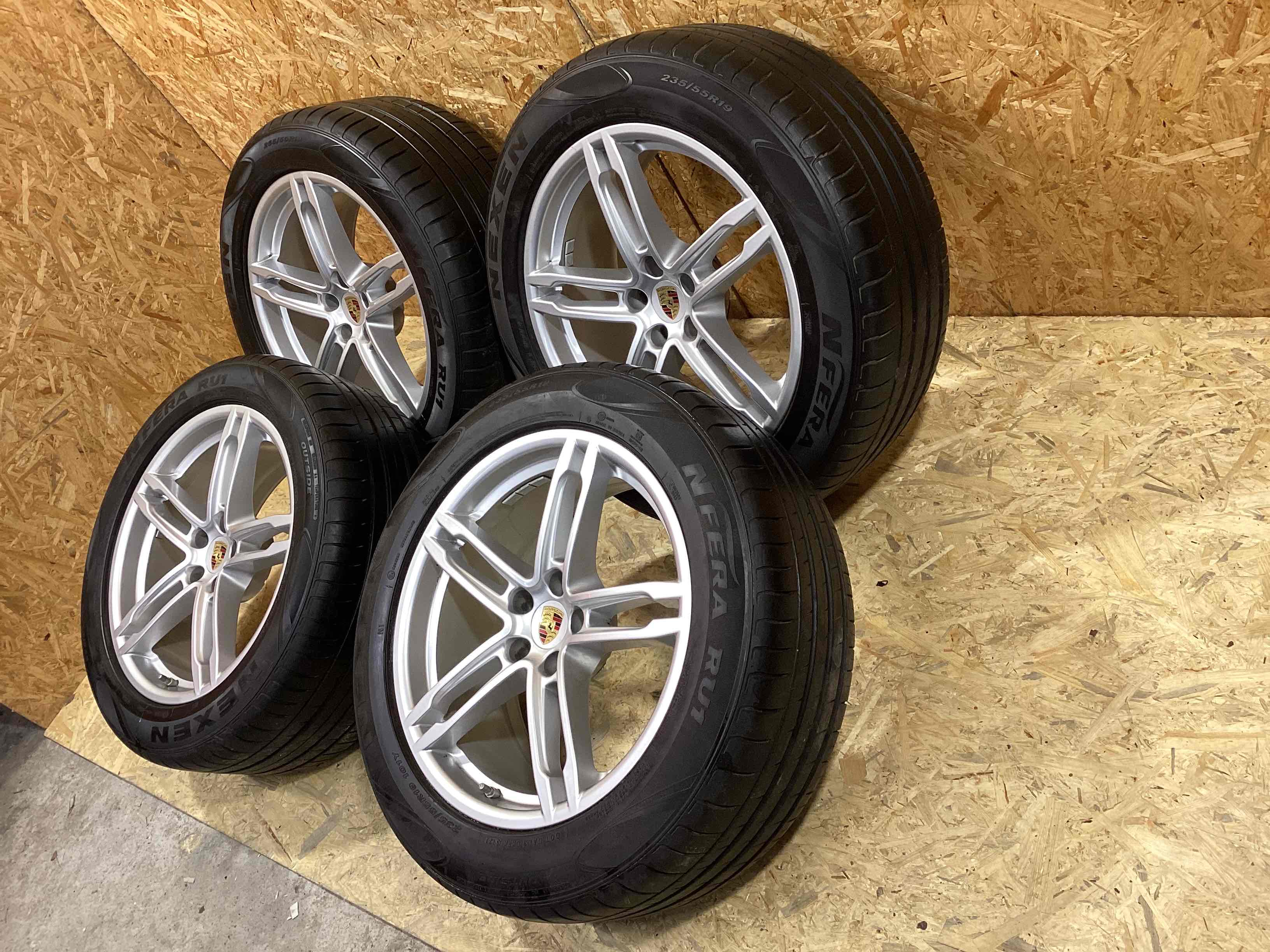 Колесо запасное, держатель, кронштейн, обшивка Porsche Macan 230326-102