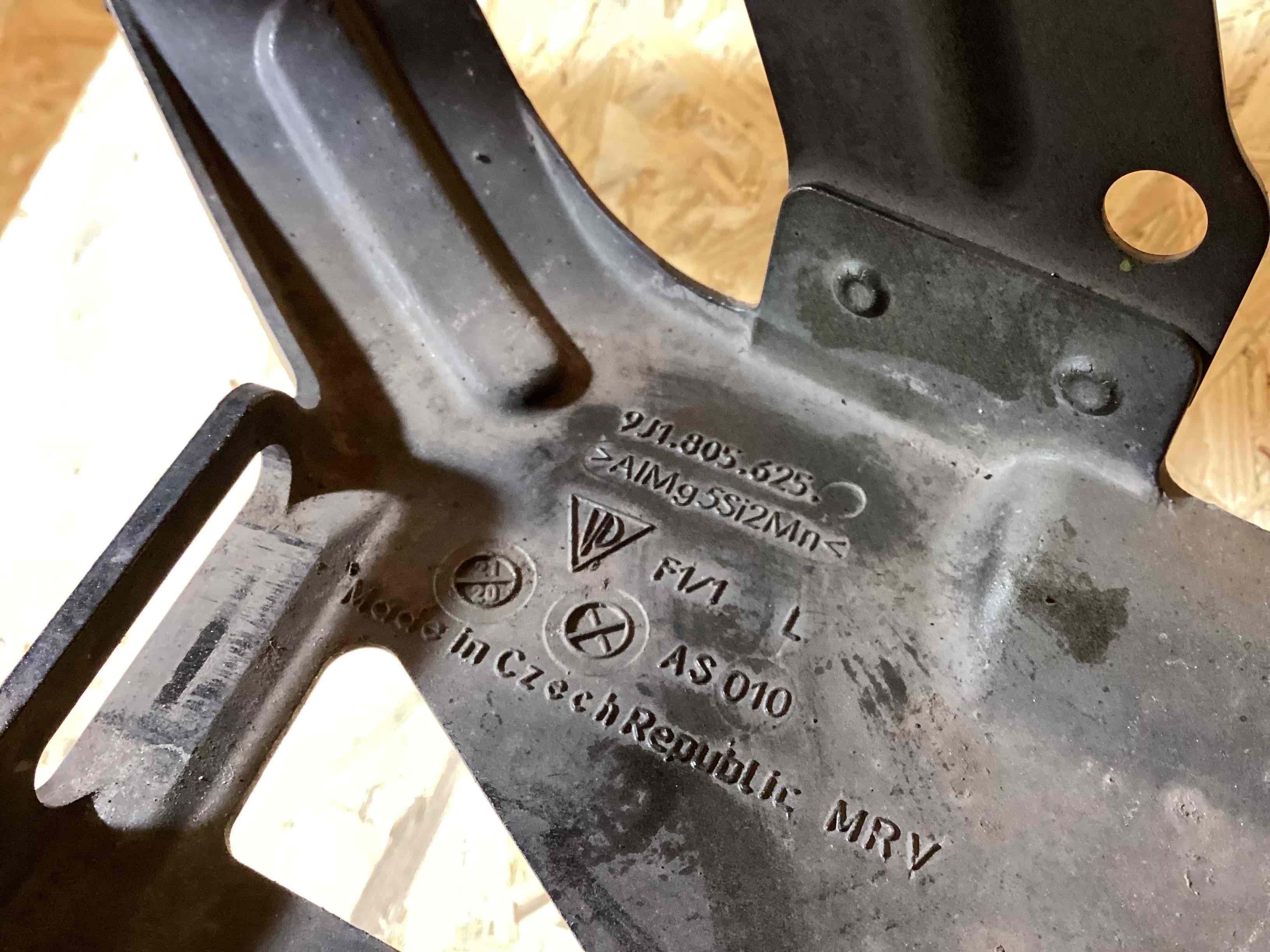 Крыло переднее левое Porsche Taycan 230326-104