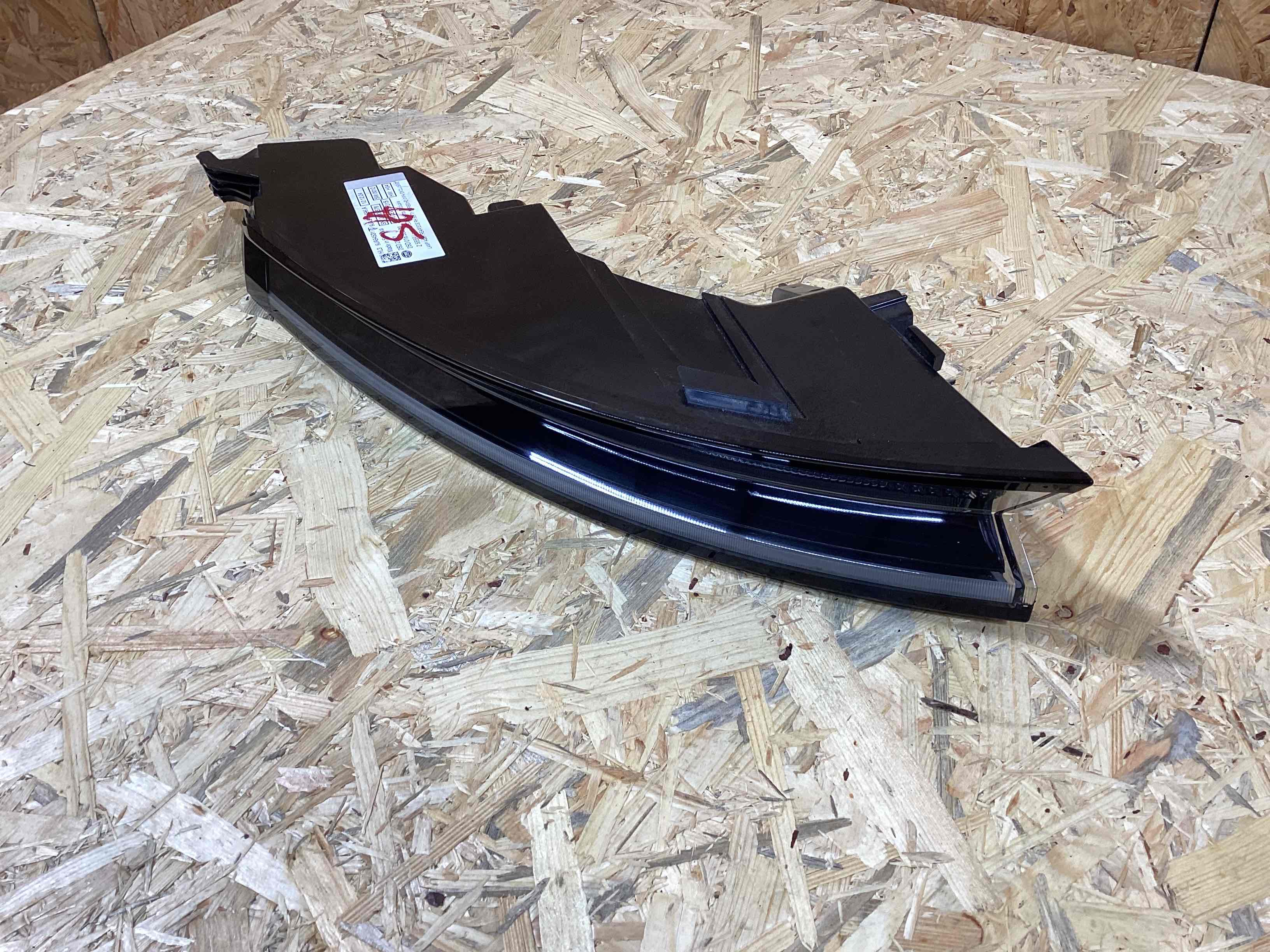 Фонарь задний правый Porsche Taycan 230326-105