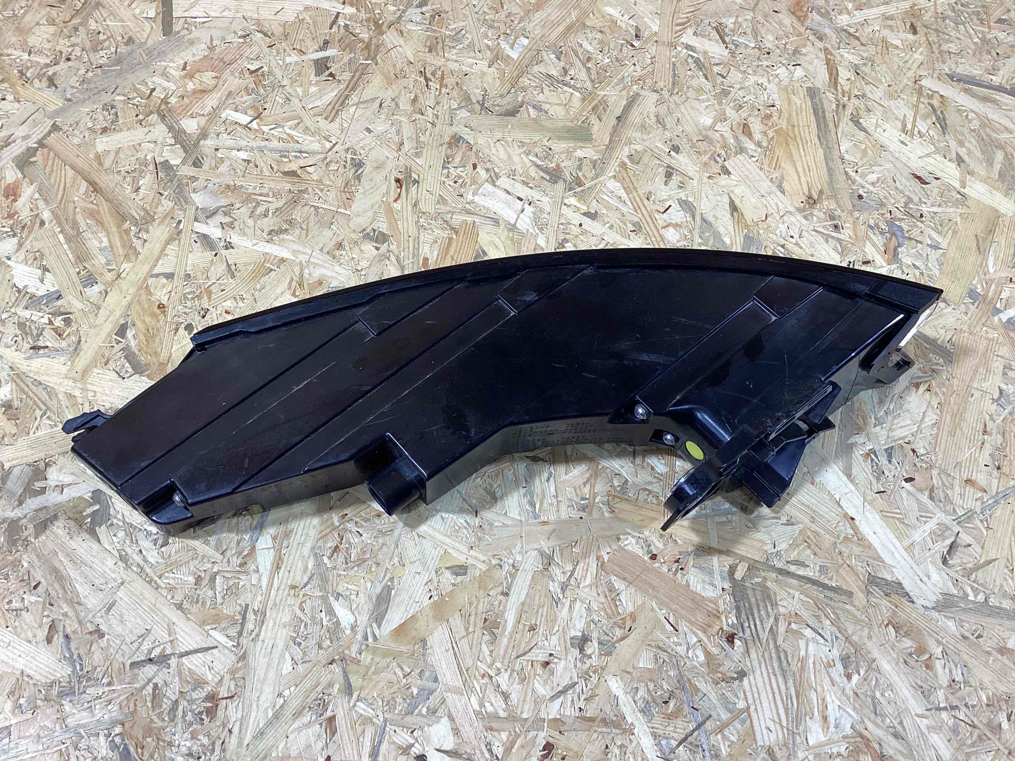 Фонарь задний правый Porsche Taycan 230326-105