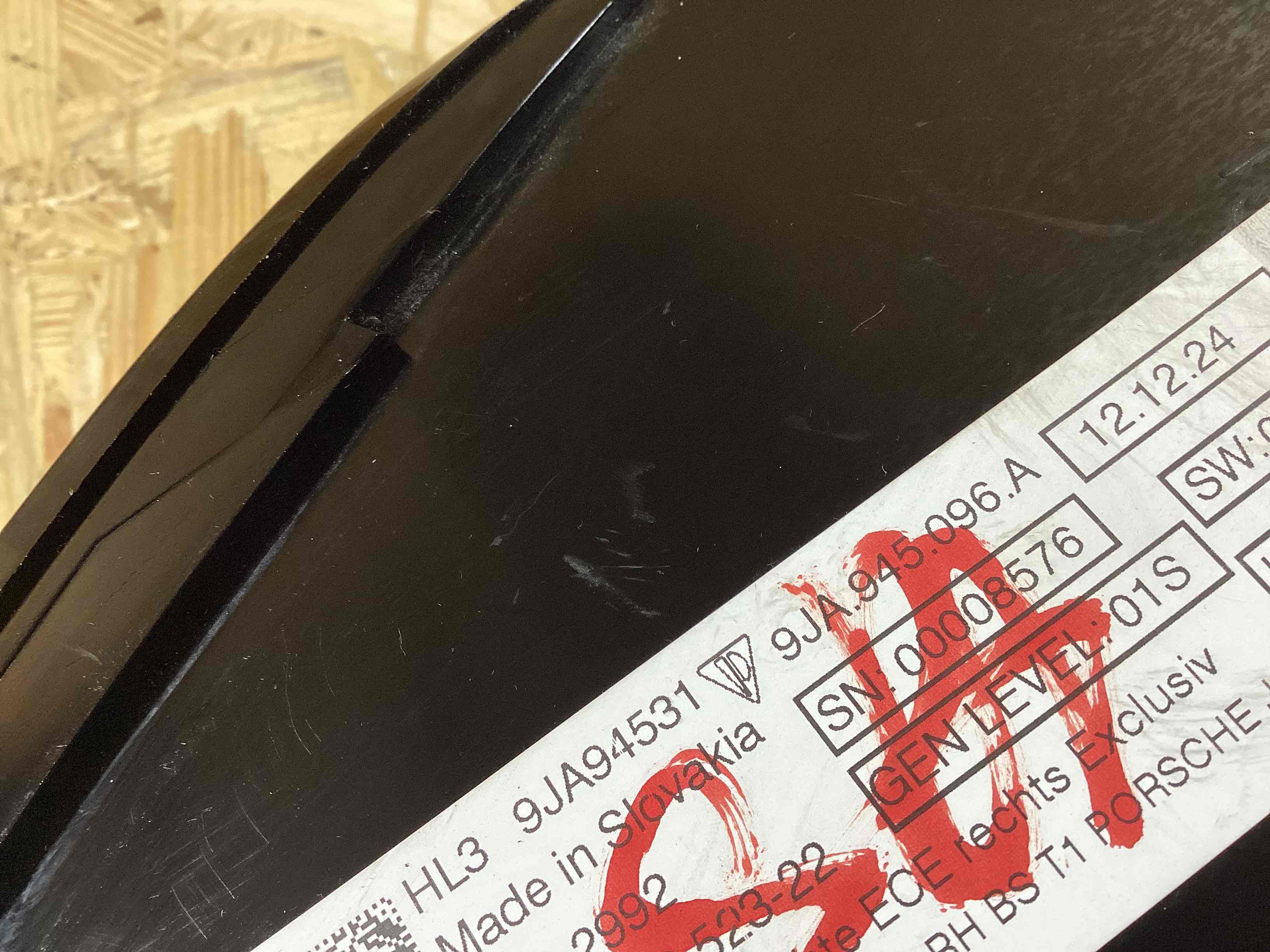 Фонарь задний правый Porsche Taycan 230326-105