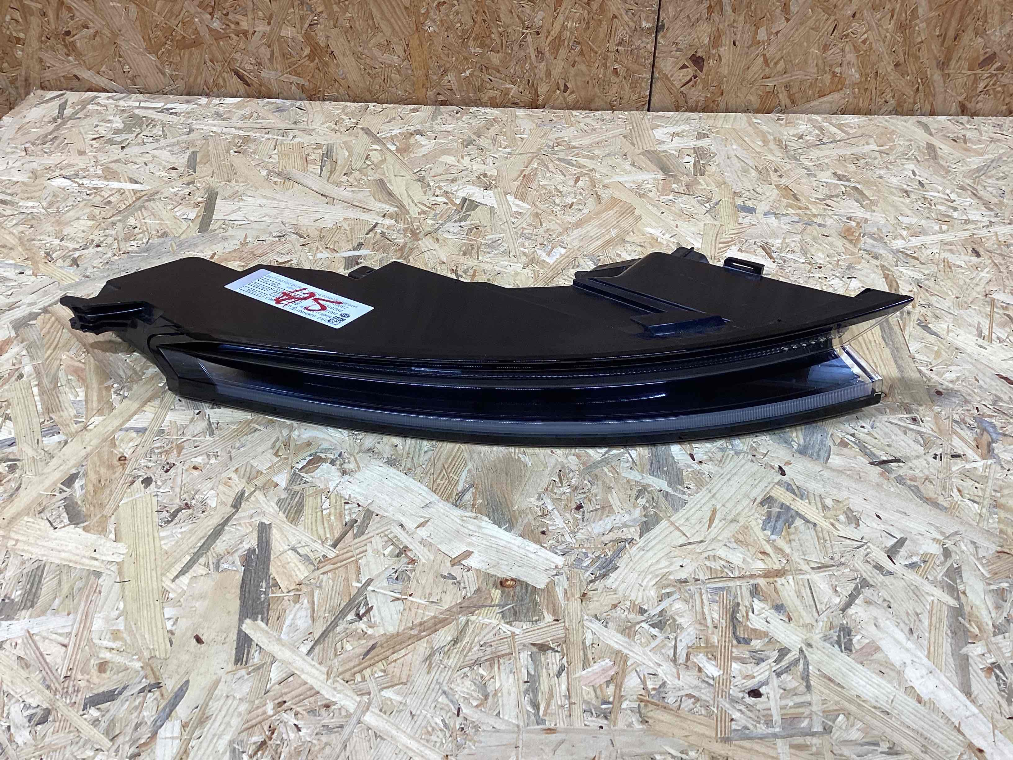 Фонарь задний правый Porsche Taycan 230326-105