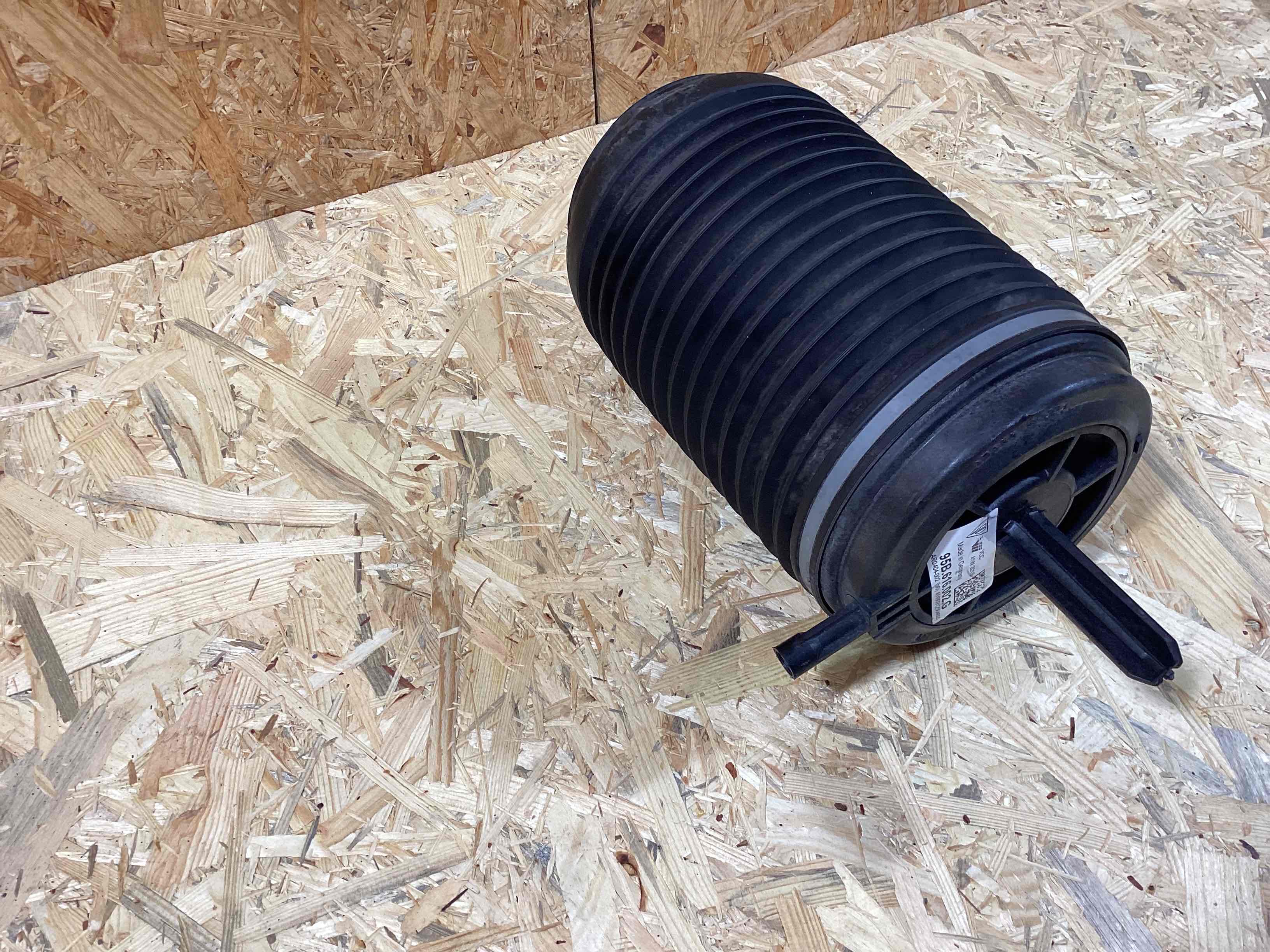 Пневмоподушка Porsche Macan 230326-106