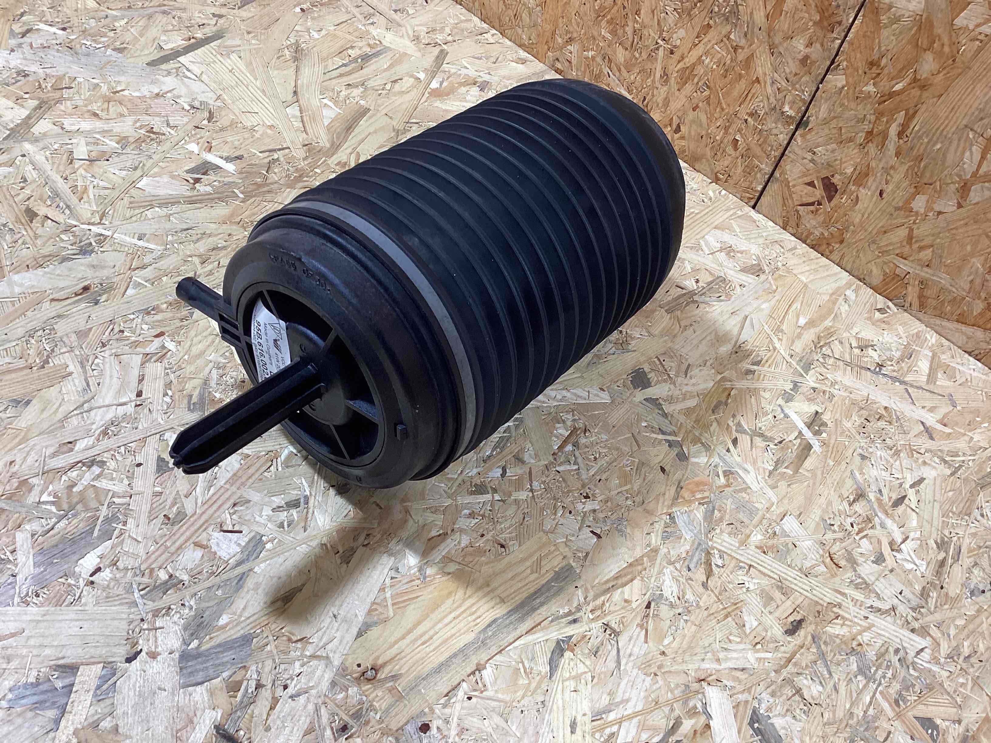 Пневмоподушка Porsche Macan 230326-106