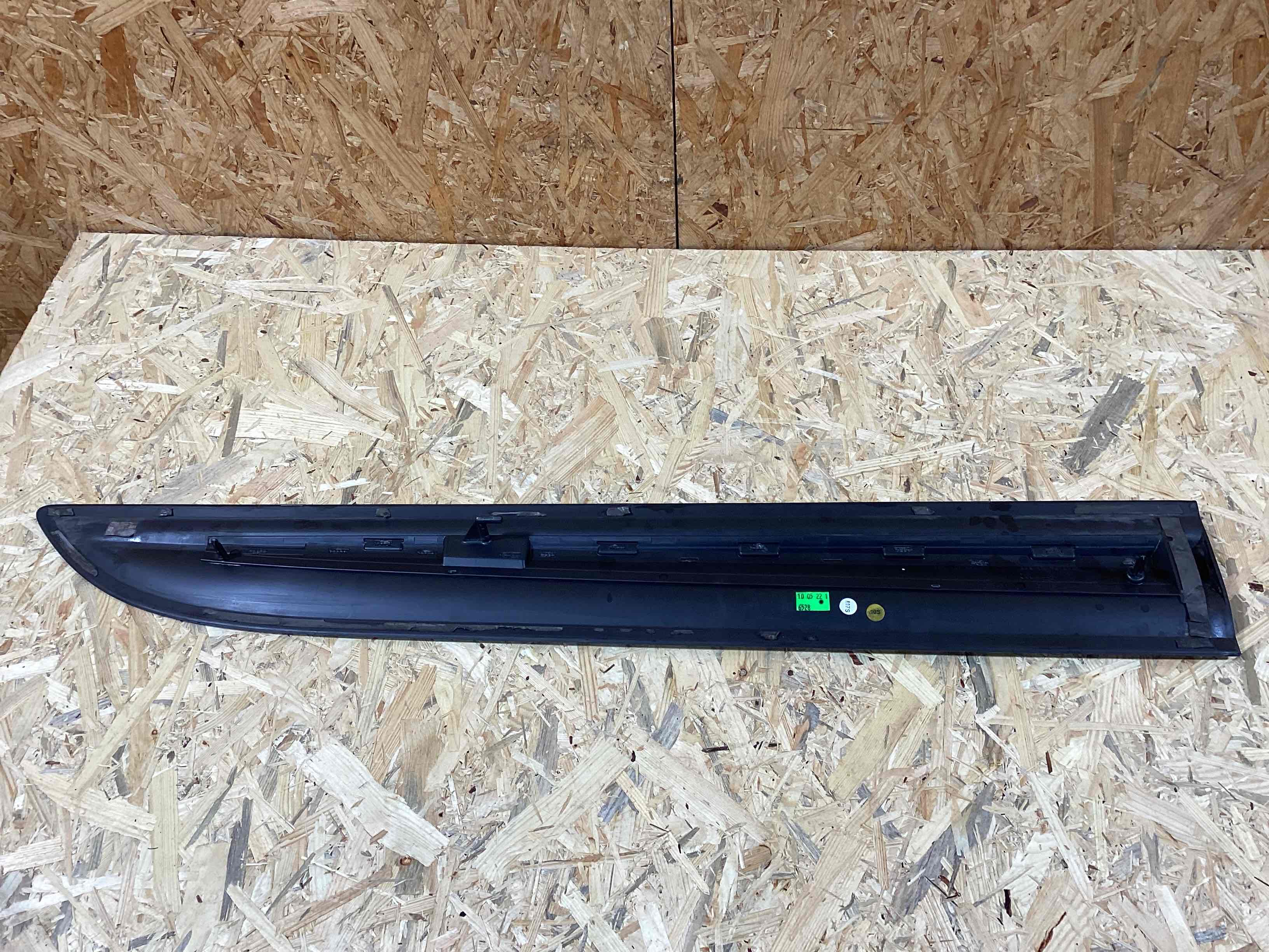 Молдинг двери передней левой Porsche Macan 230326-110