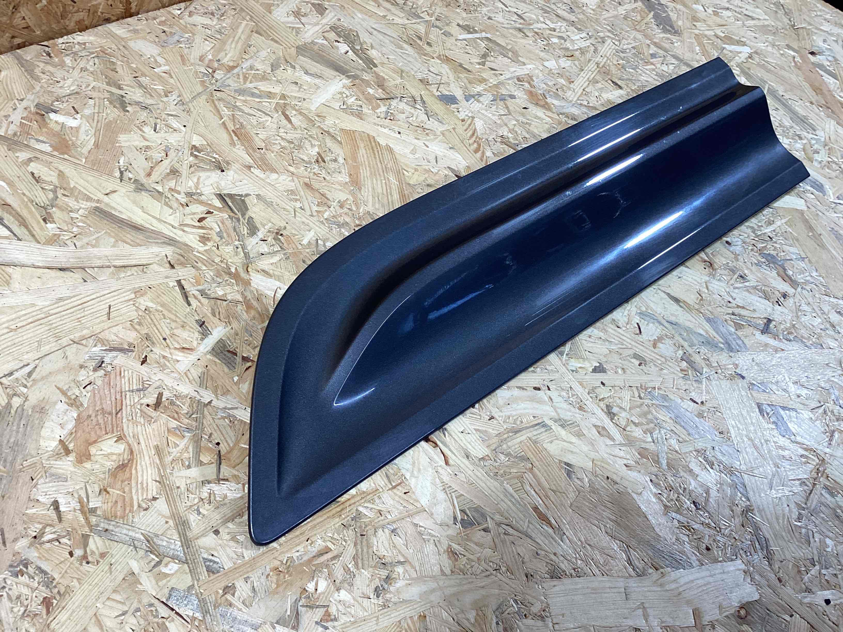 Молдинг двери задней левой Porsche Macan 230326-111