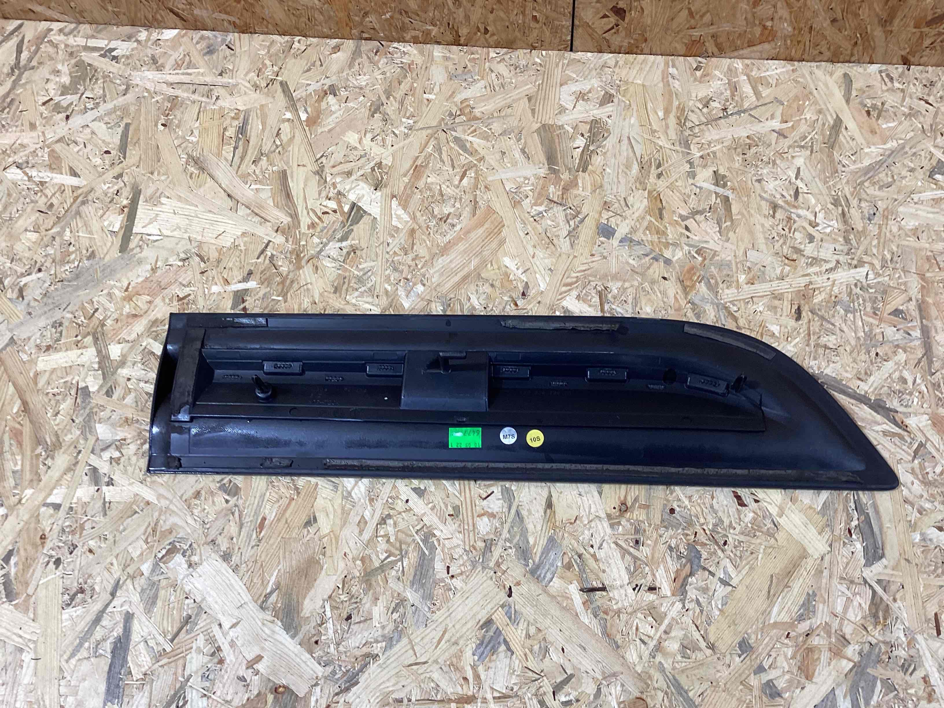 Молдинг двери задней левой Porsche Macan 230326-111