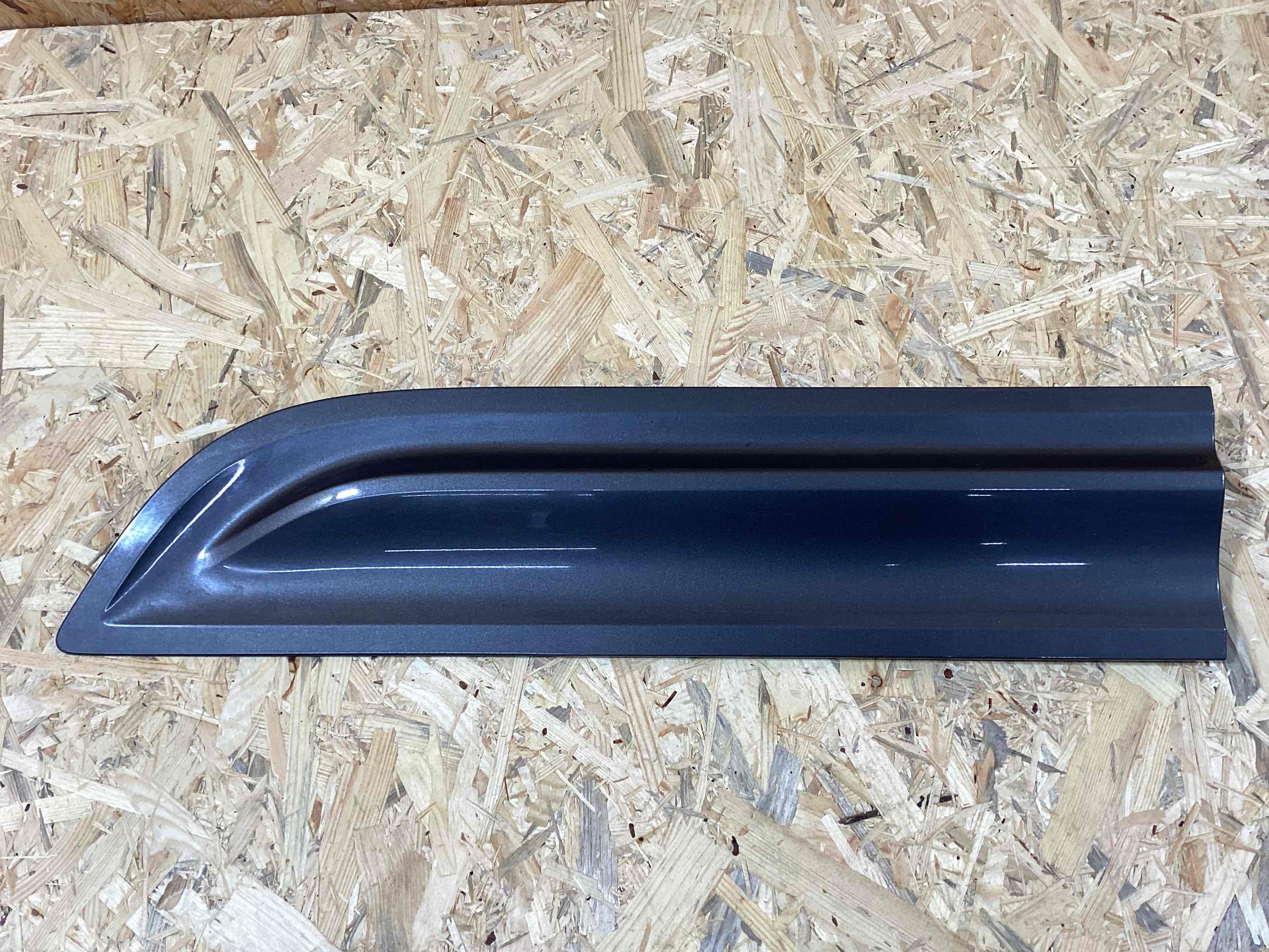 Молдинг двери задней левой Porsche Macan 230326-111