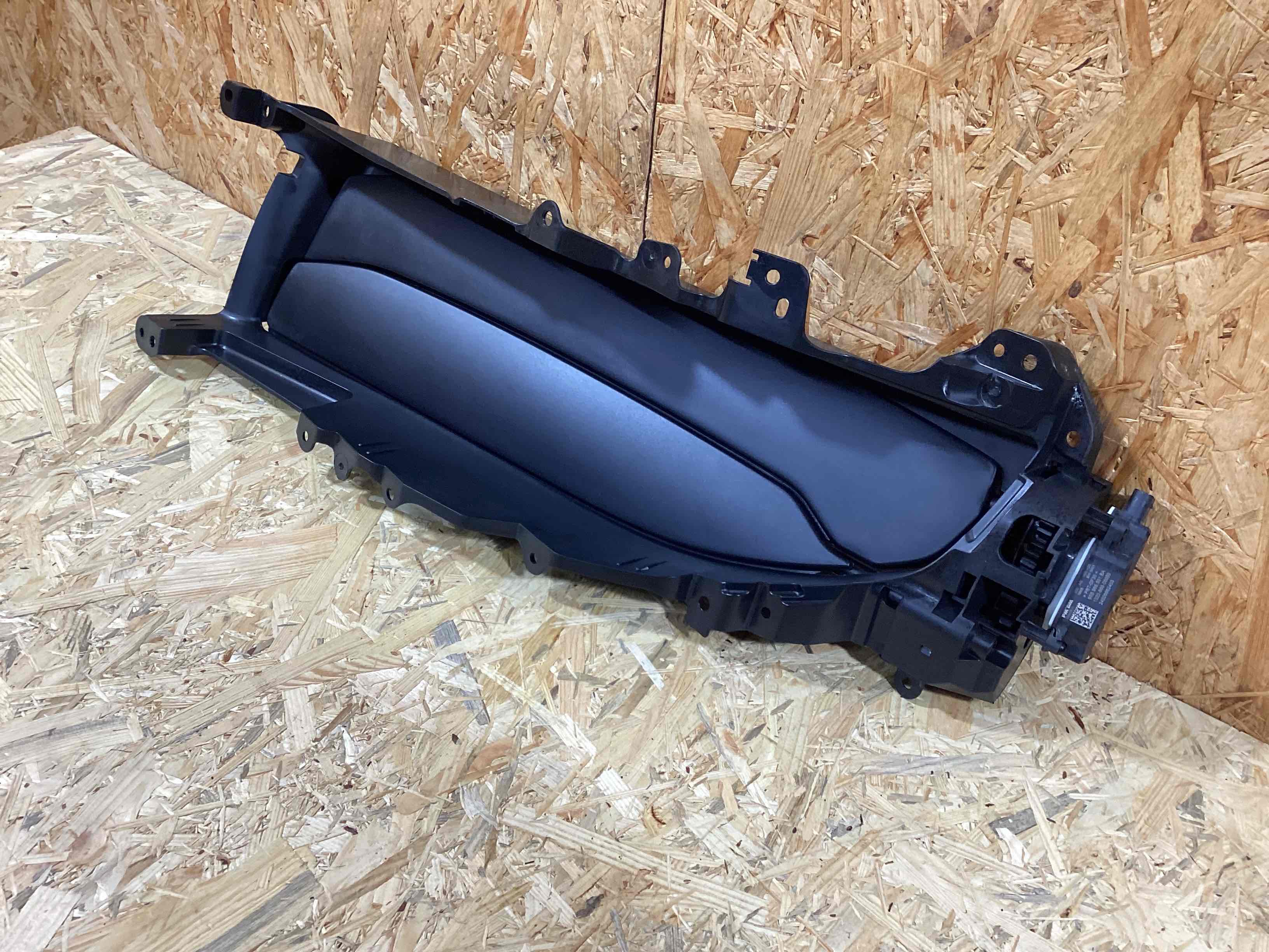 Жалюзи радиатора Porsche Taycan 230326-112