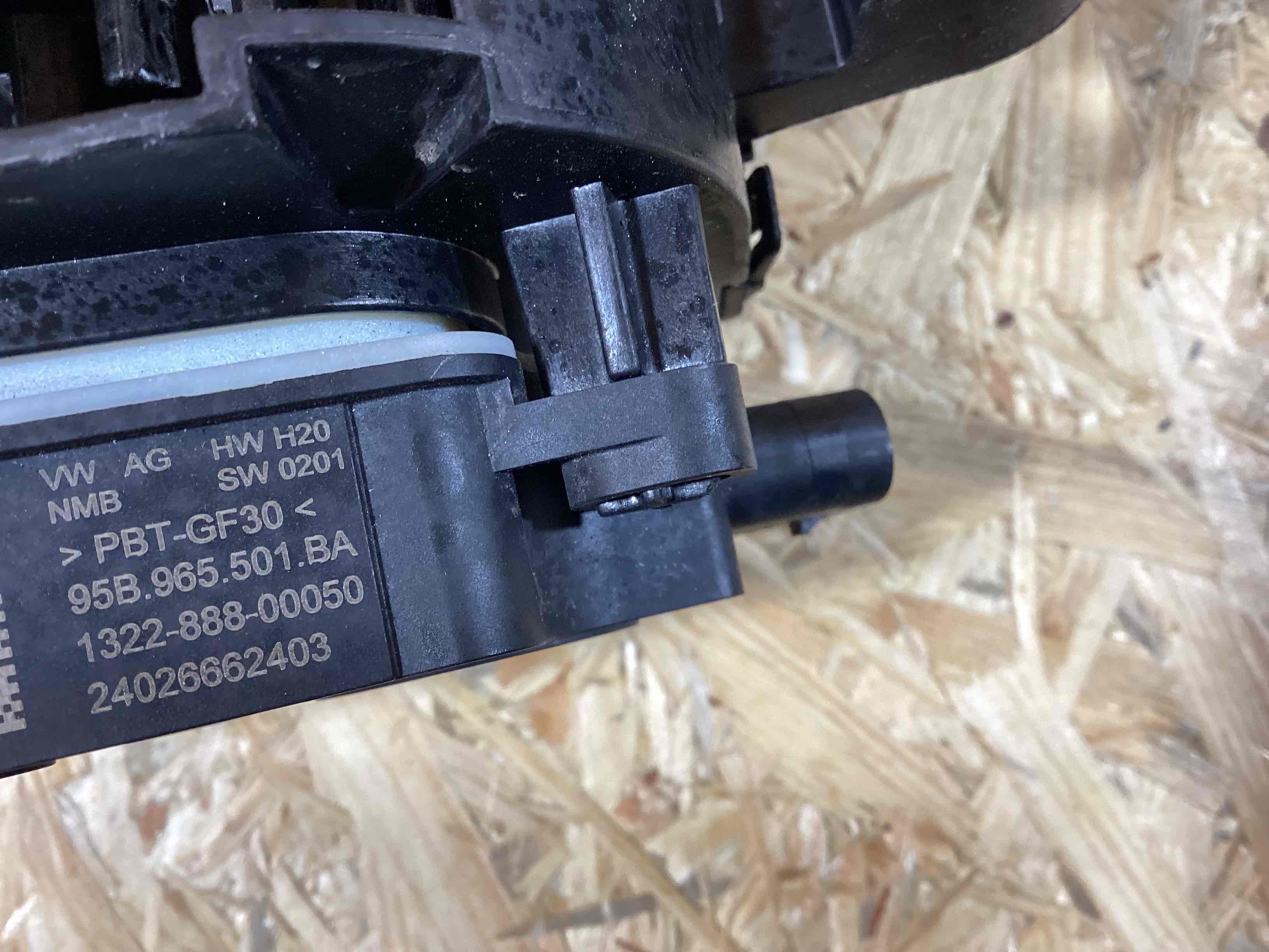 Жалюзи радиатора Porsche Taycan 230326-112